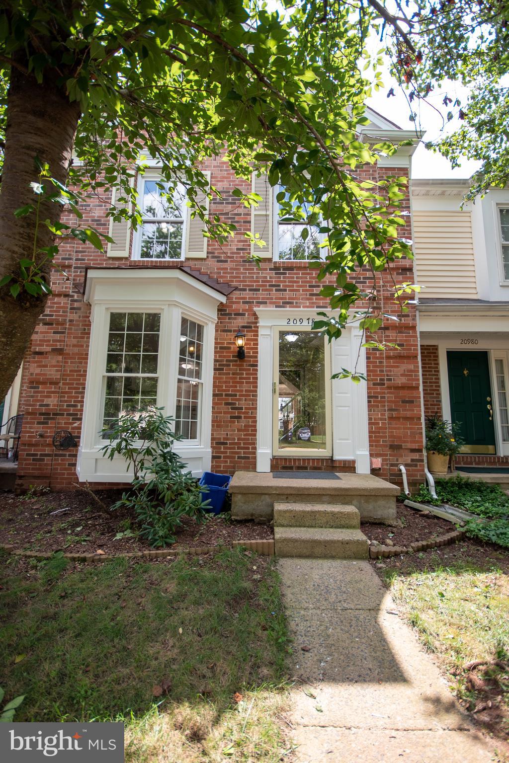 ASHBURN FARM - Residential Lease