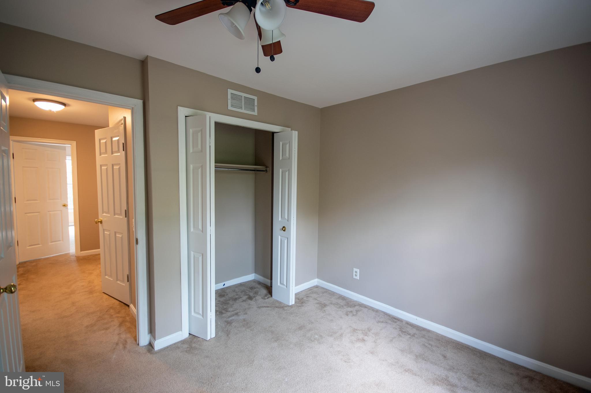 ASHBURN FARM - Residential Lease