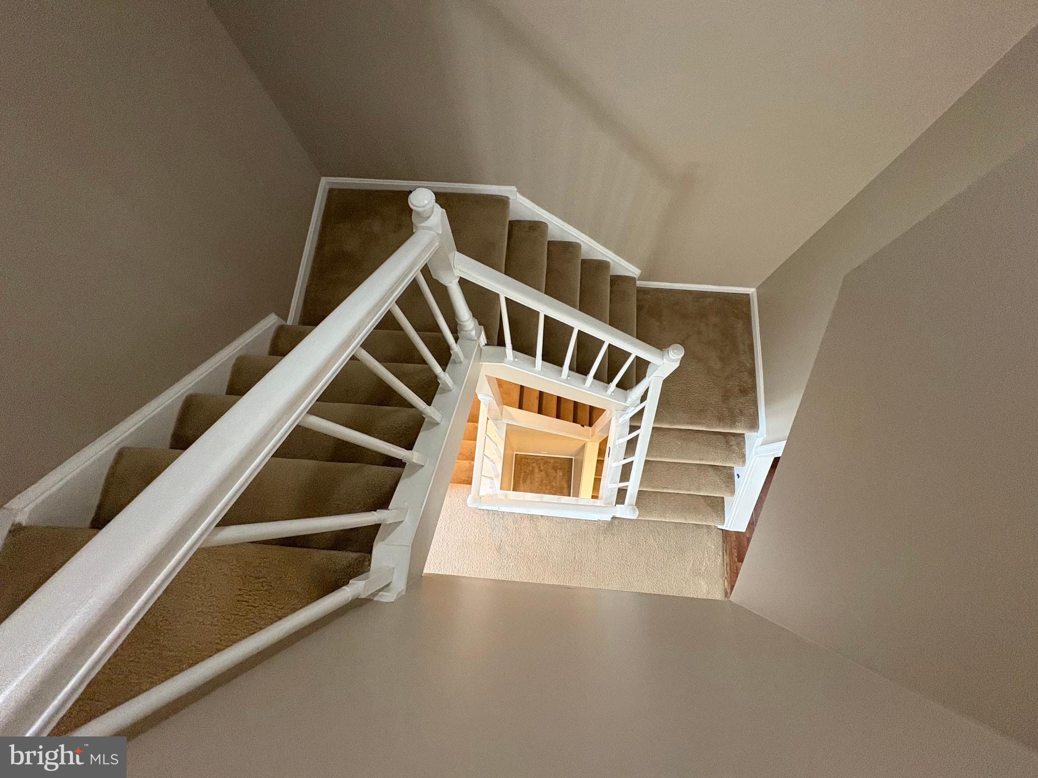 ASHBURN FARM - Residential Lease