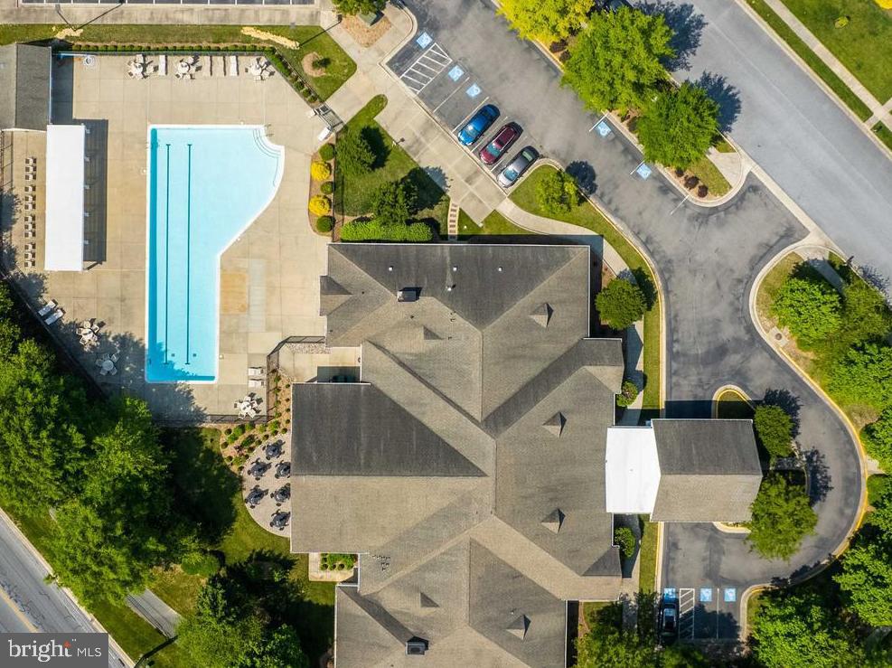 EASTON CLUB EAST - Residential