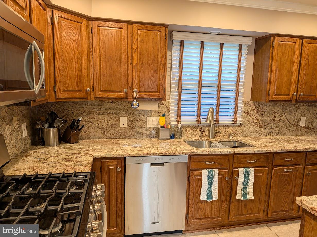 MIDDLEBROOK MANOR - Residential