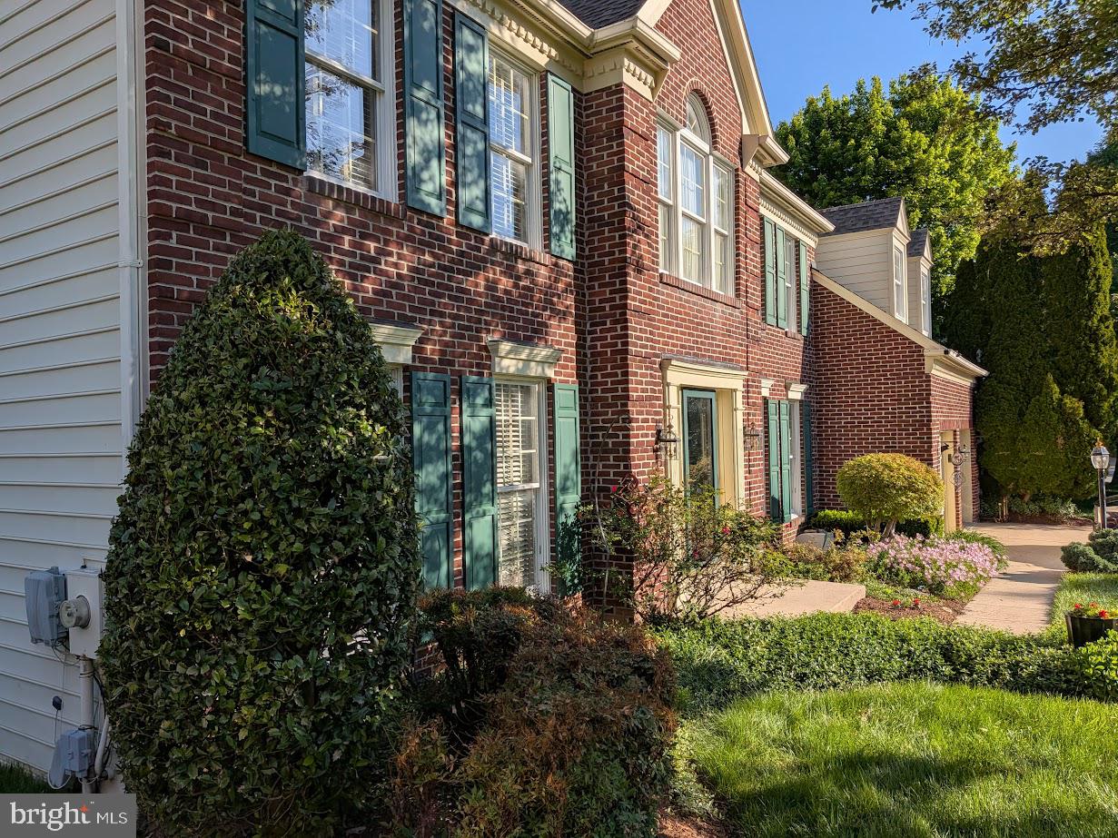 MIDDLEBROOK MANOR - Residential
