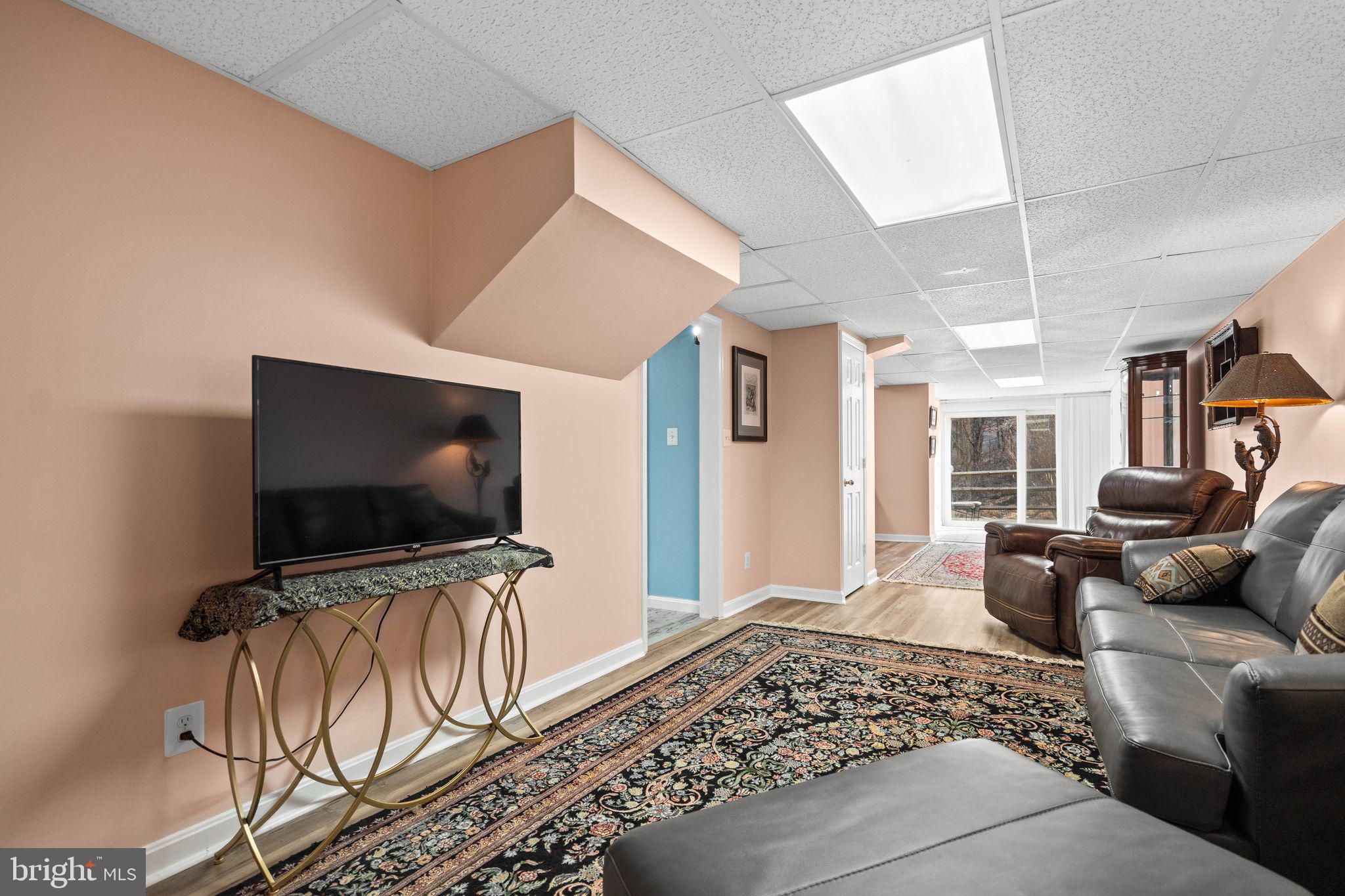 HUNTON WOOD - Residential