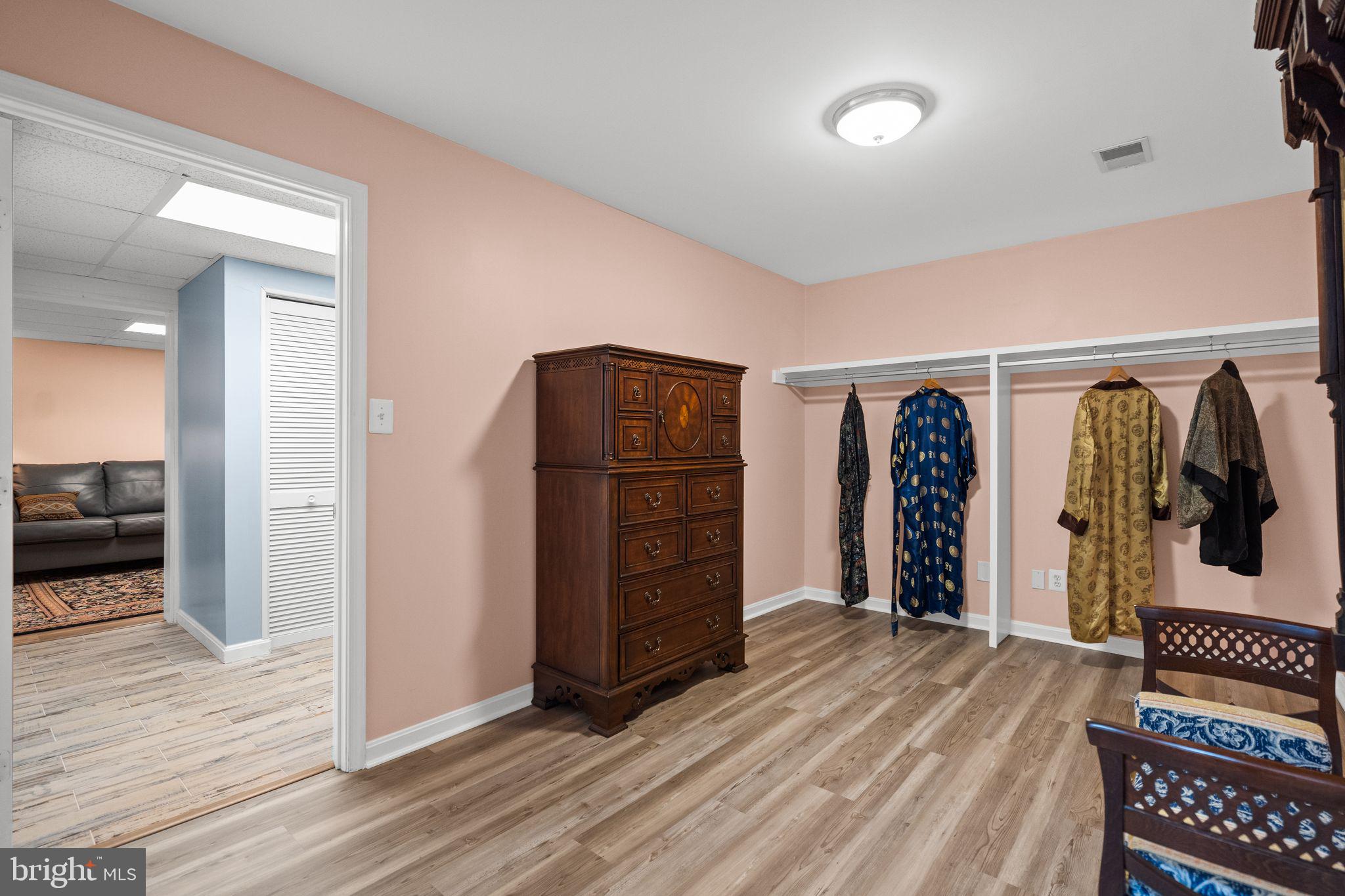 HUNTON WOOD - Residential