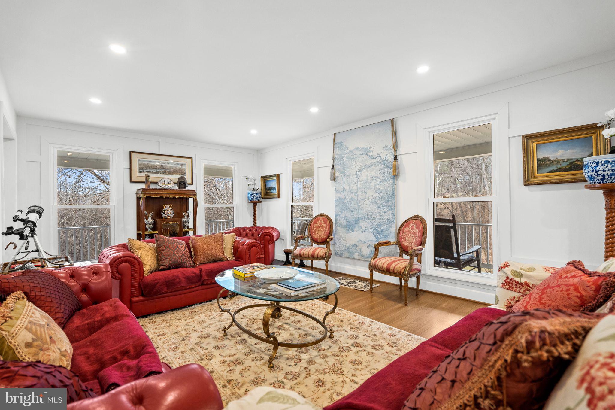 HUNTON WOOD - Residential