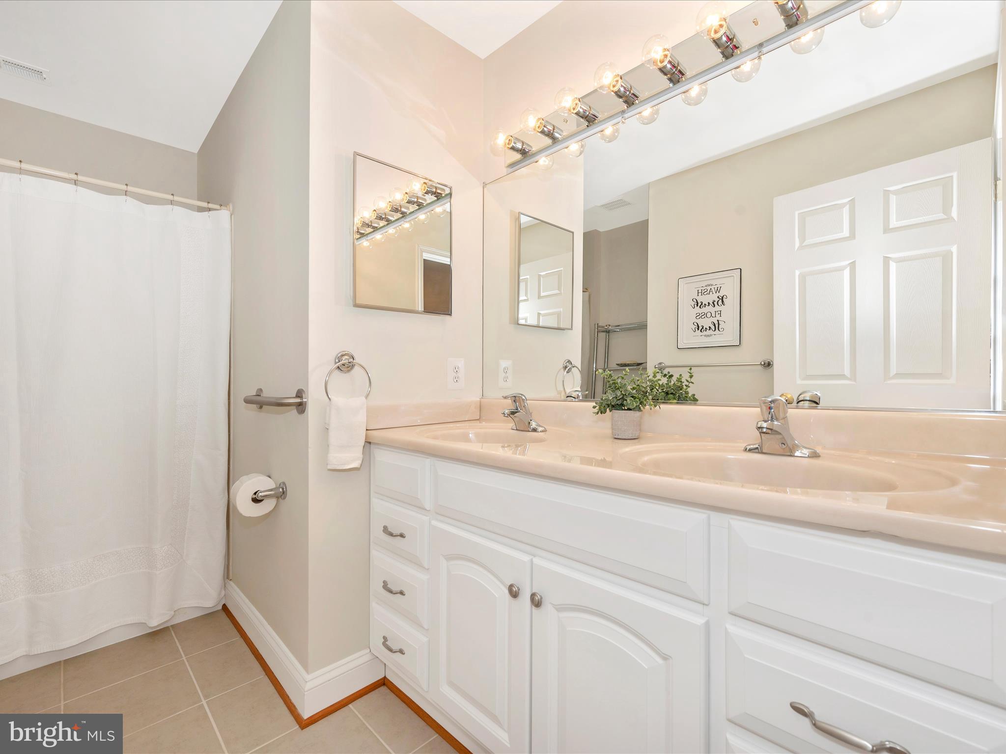 WOODRIDGE - Residential