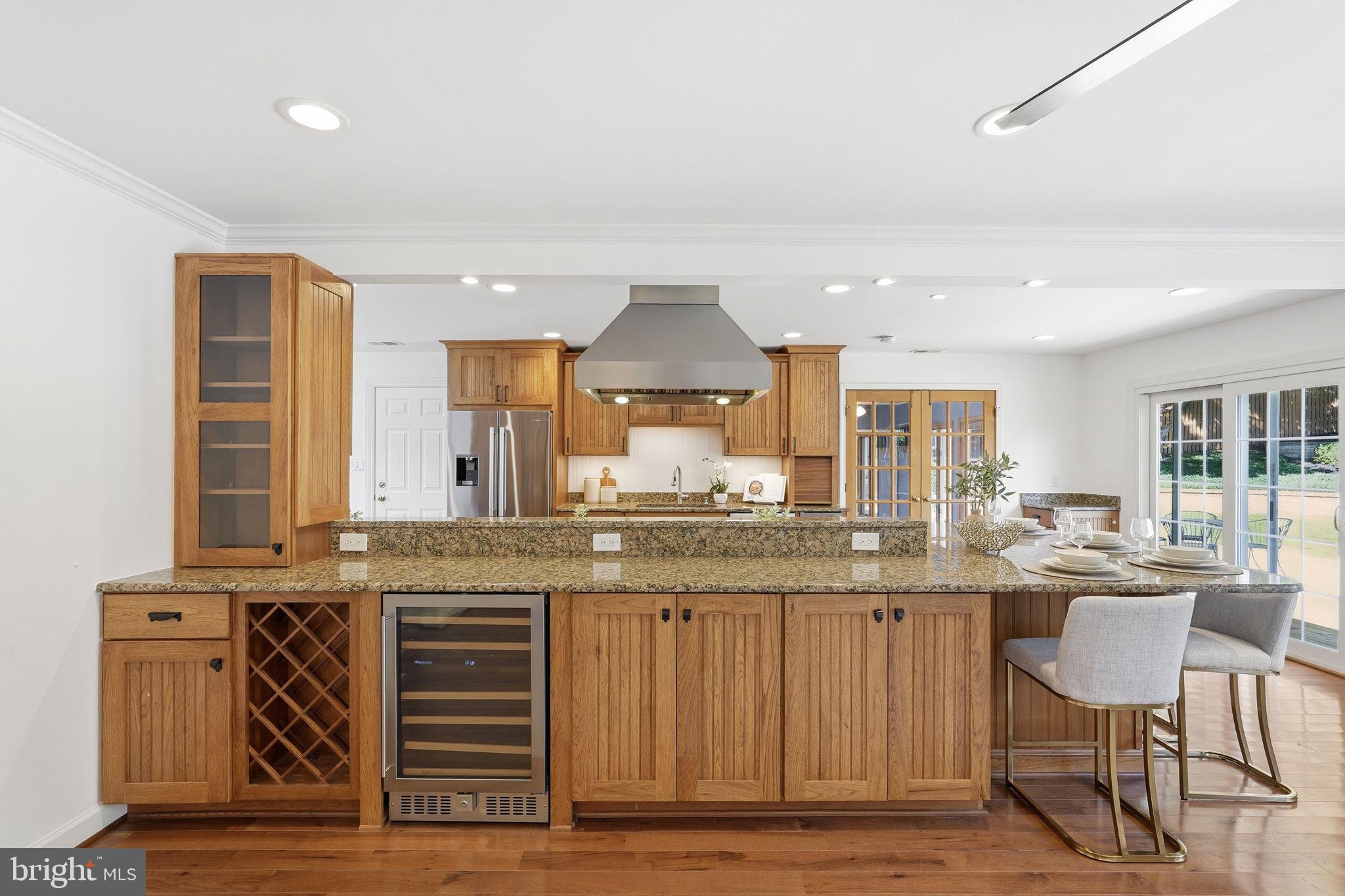 LAKEVALE COURT - Residential