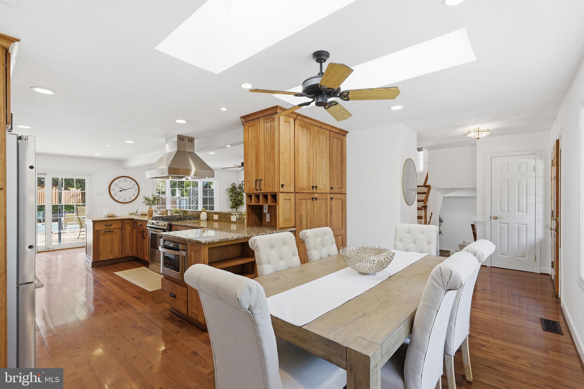 LAKEVALE COURT - Residential