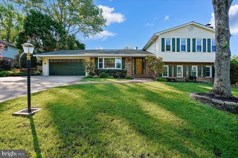 Photo of 2423 Rocky Branch Road, VIENNA, VA 22181 (MLS # VAFX2310884)