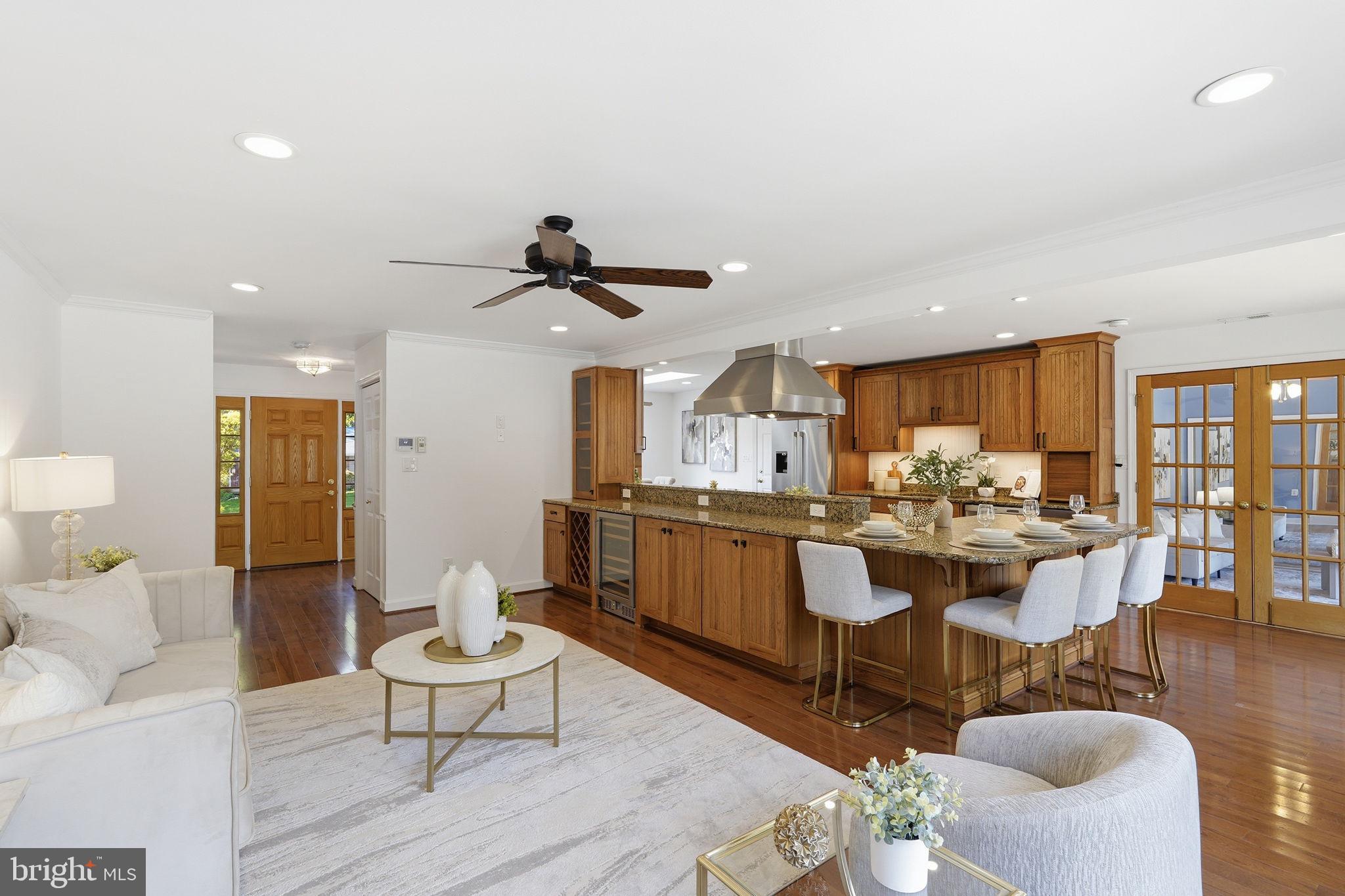 LAKEVALE COURT - Residential