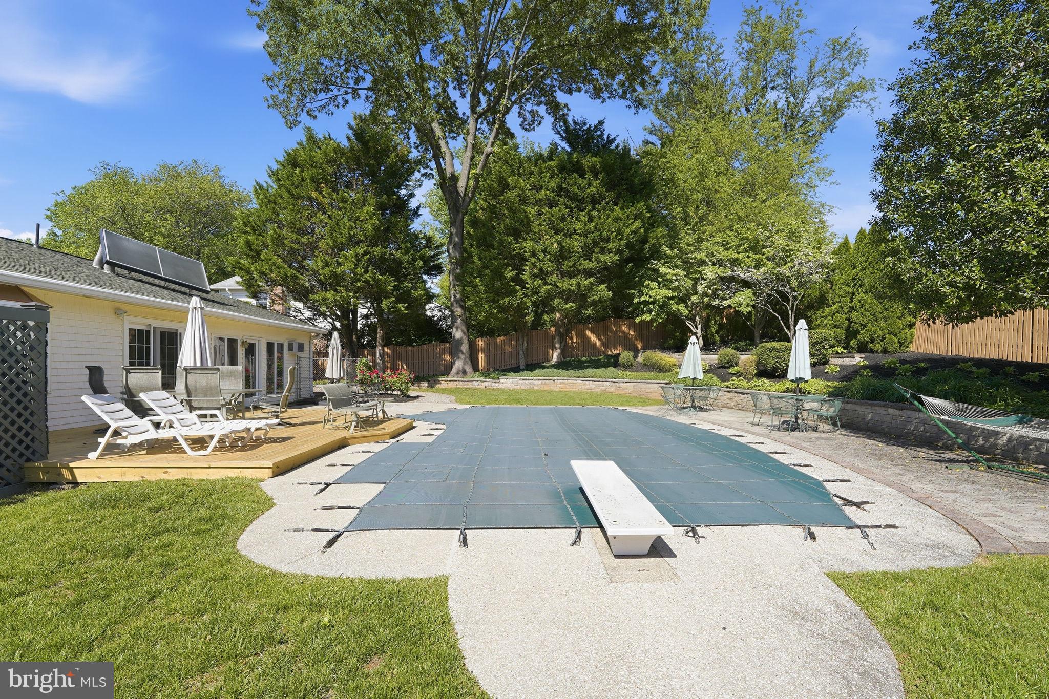 LAKEVALE COURT - Residential