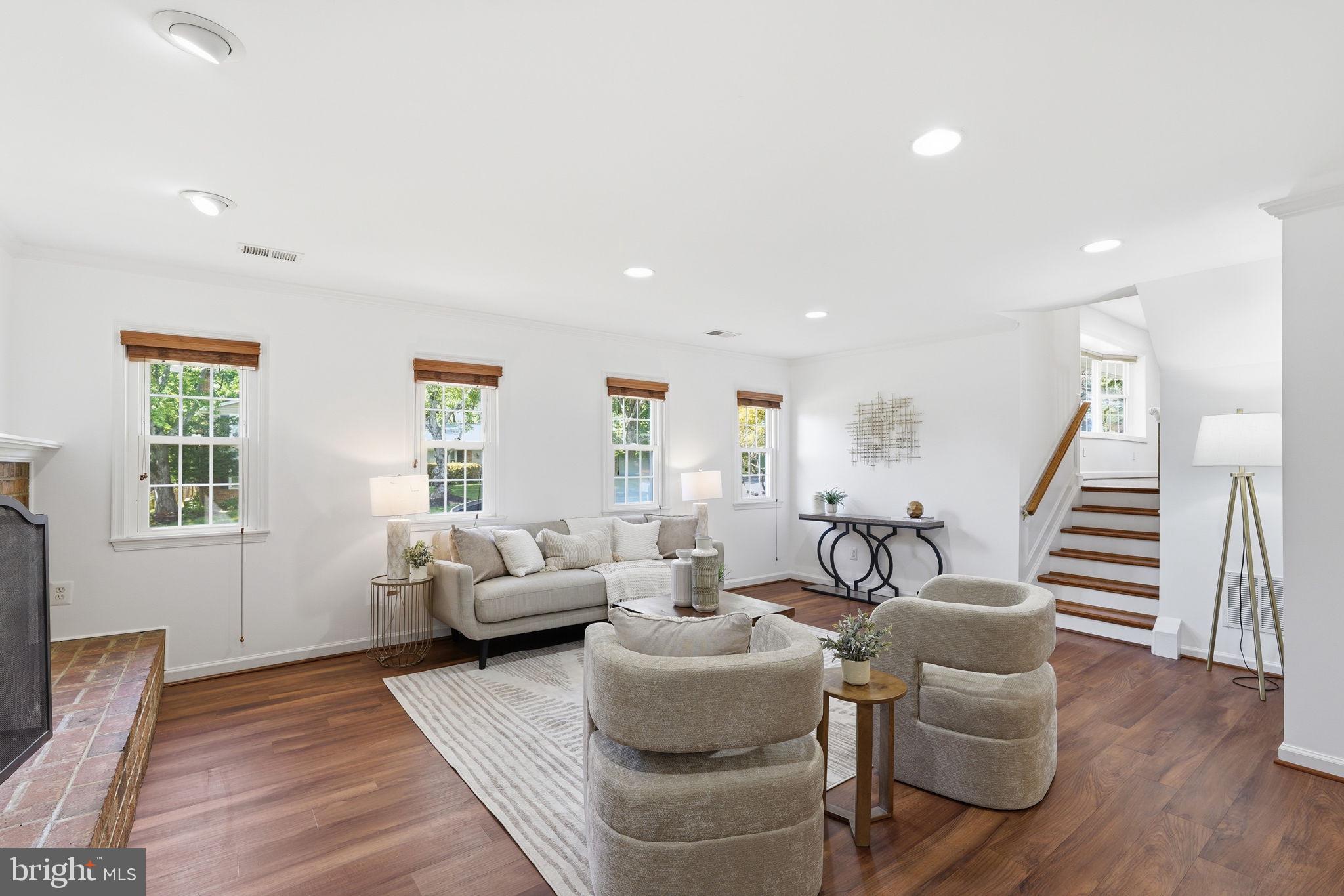 LAKEVALE COURT - Residential
