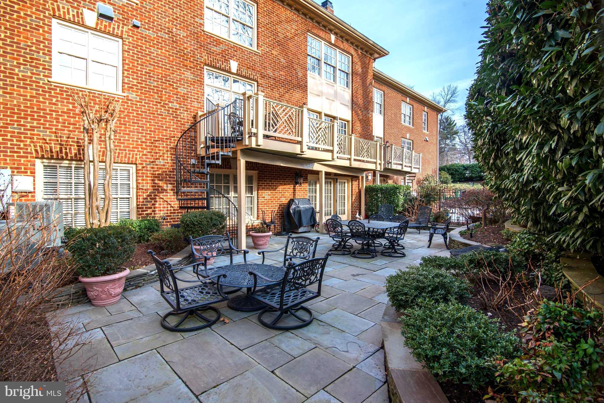 CHAIN BRIDGE TERRACE - Residential