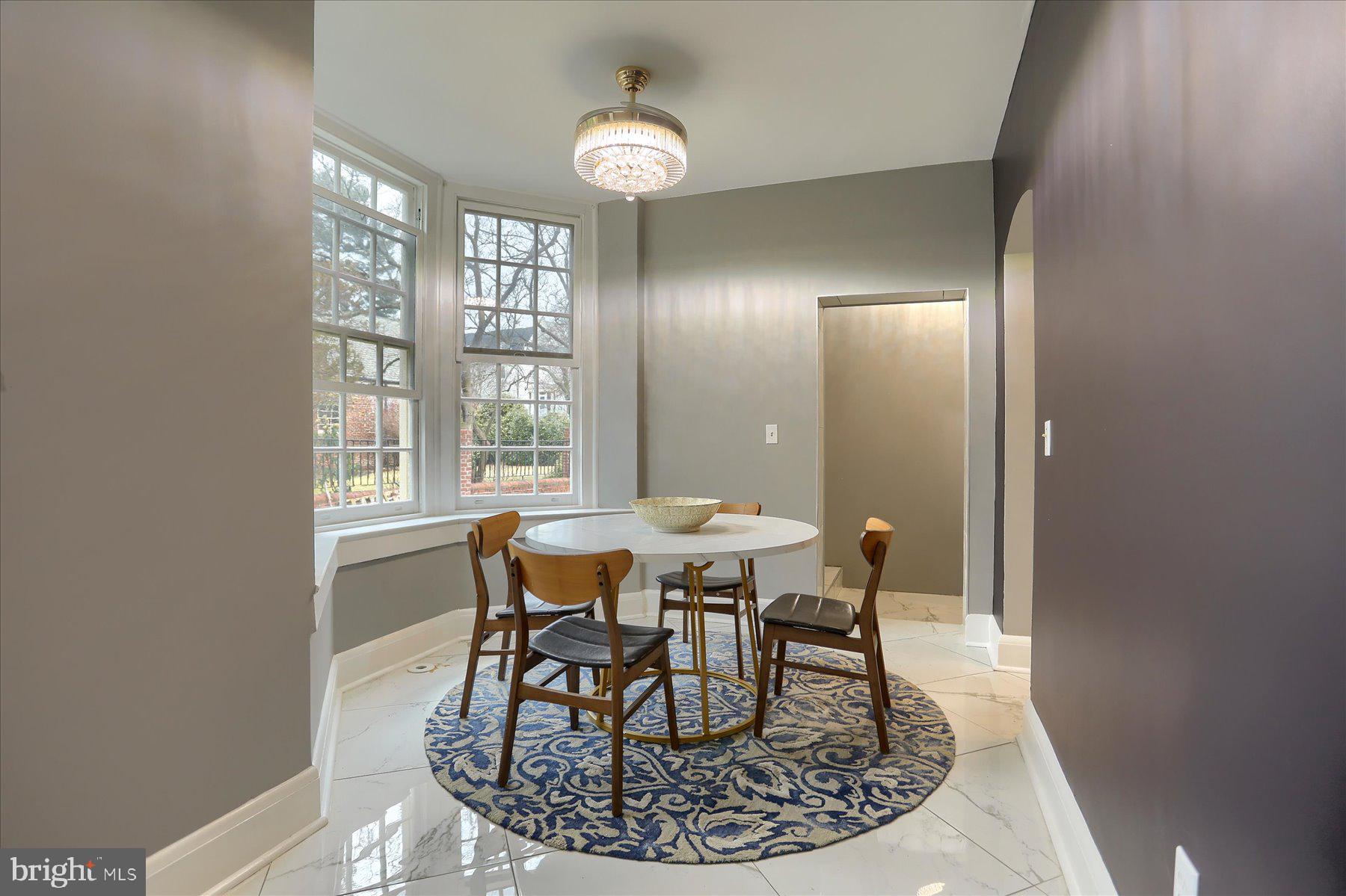 ROLAND PARK - Residential