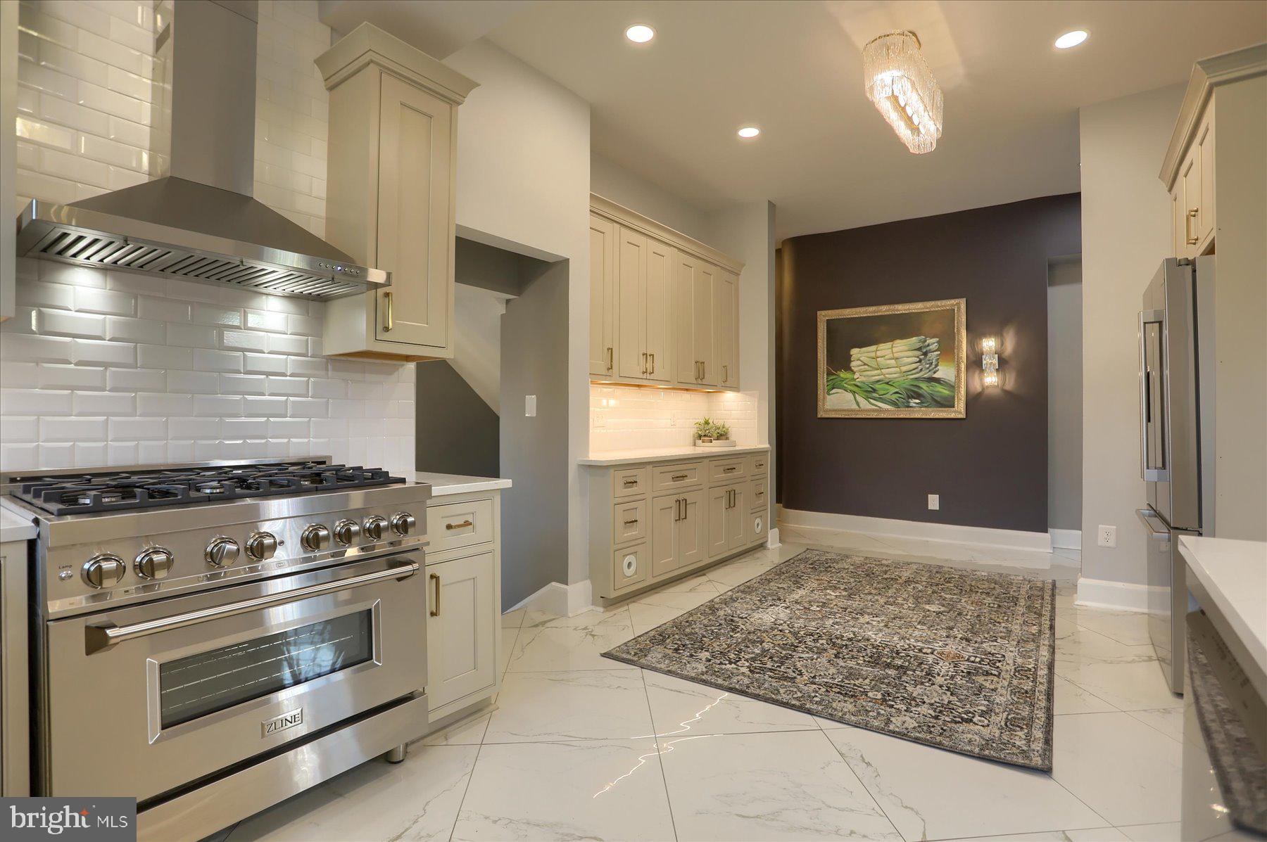 ROLAND PARK - Residential