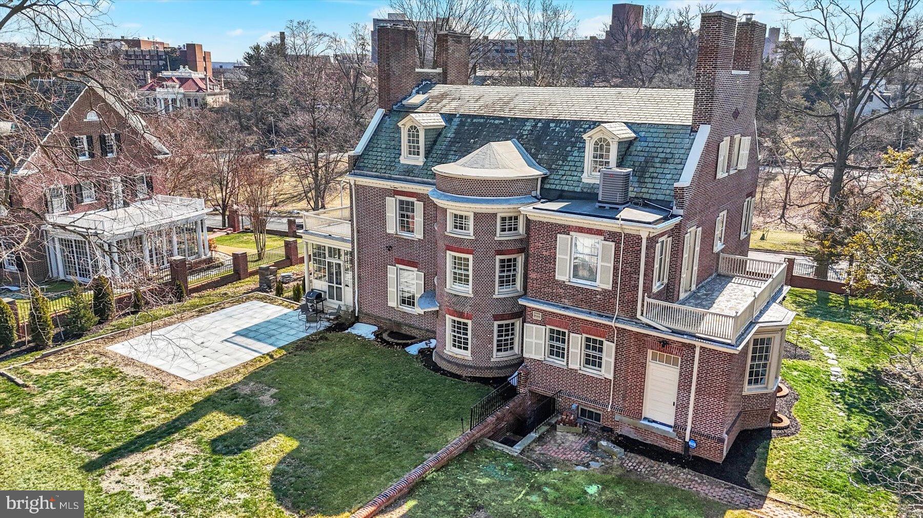 ROLAND PARK - Residential