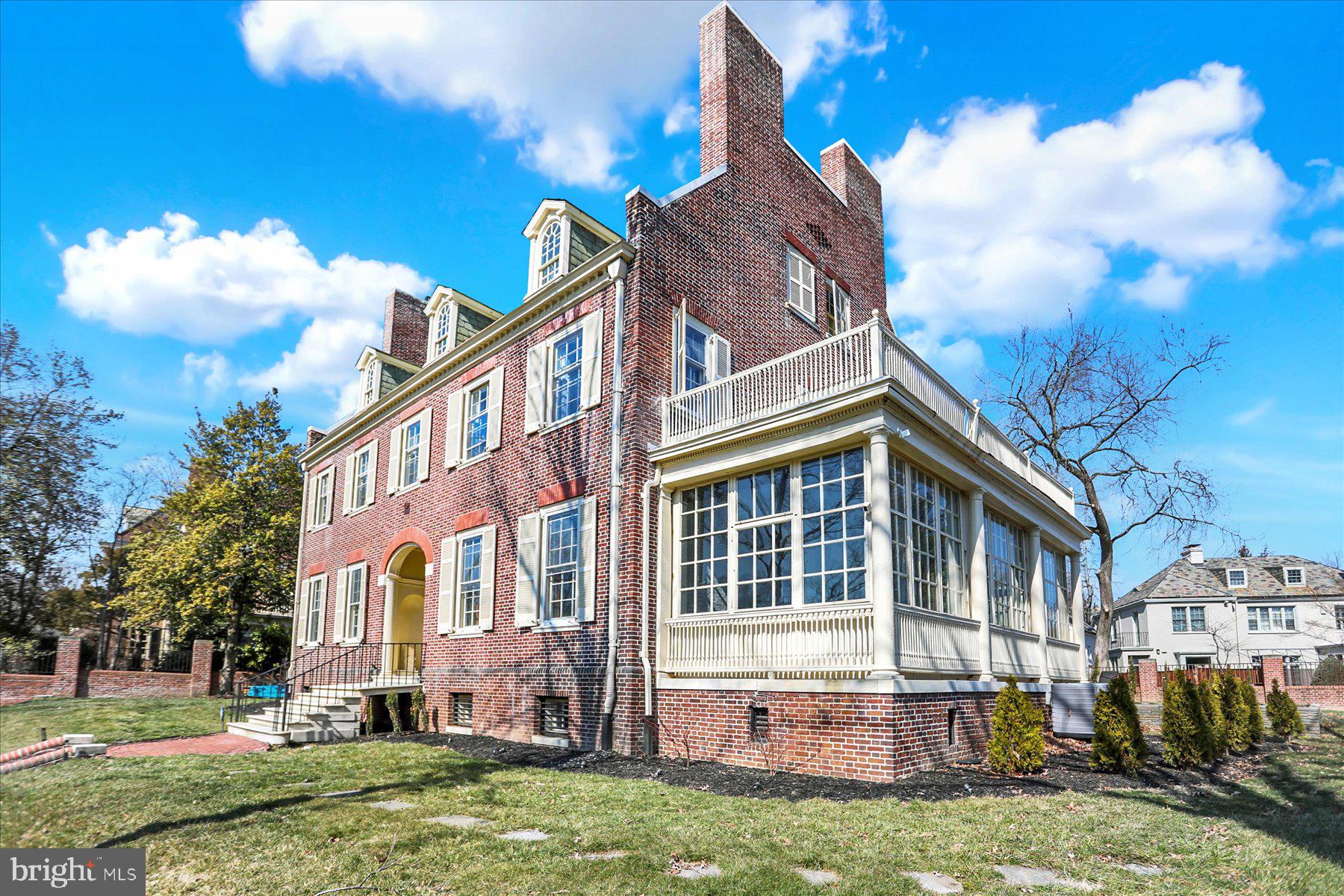 ROLAND PARK - Residential