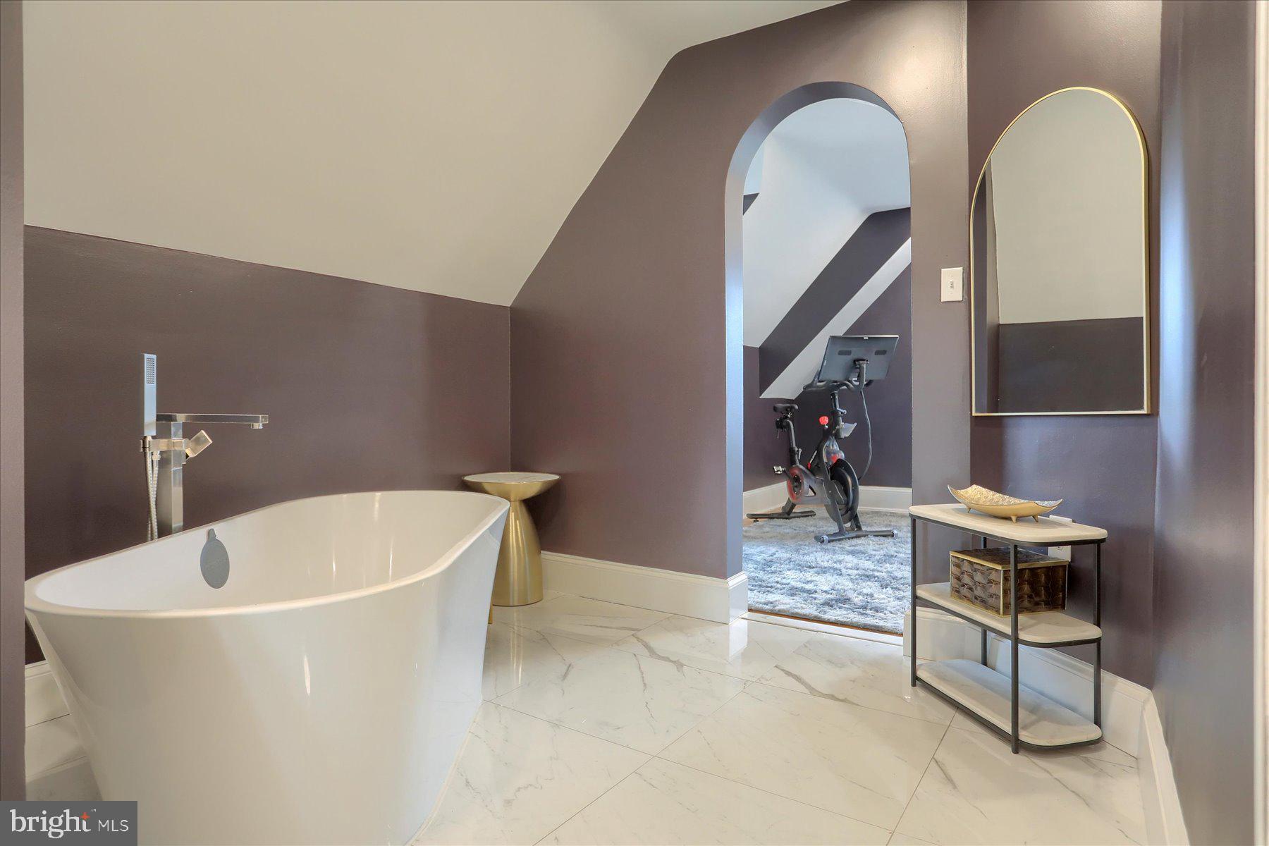 ROLAND PARK - Residential