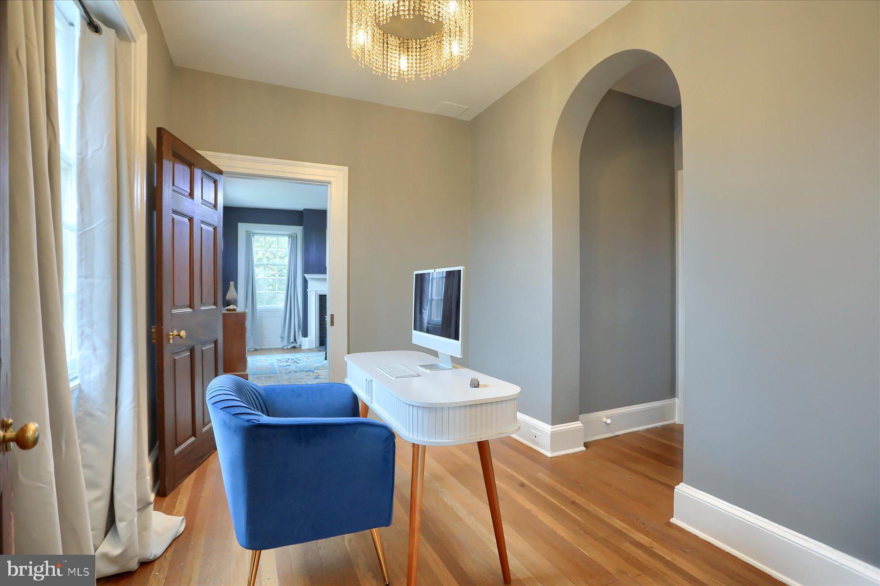 ROLAND PARK - Residential