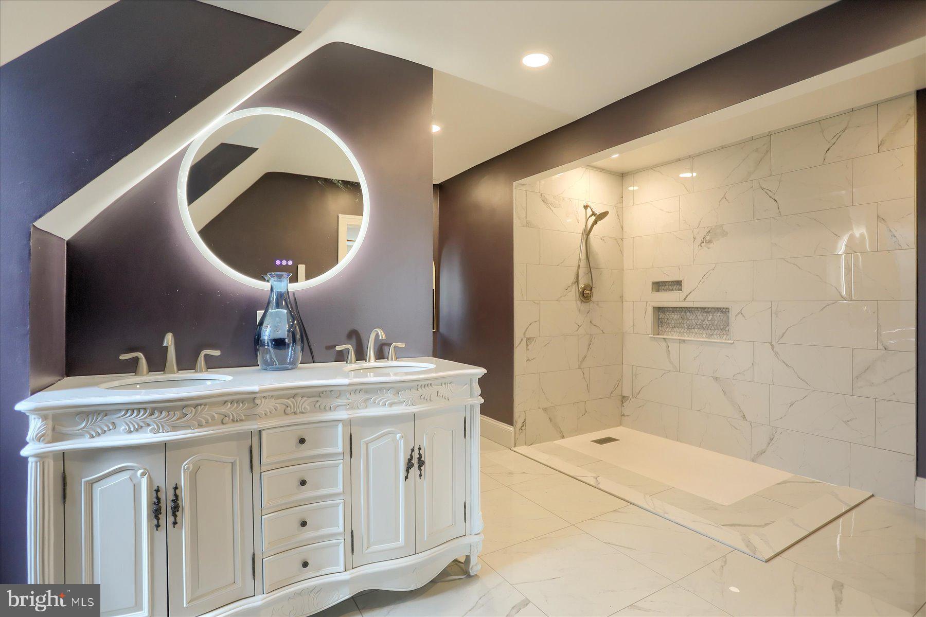 ROLAND PARK - Residential