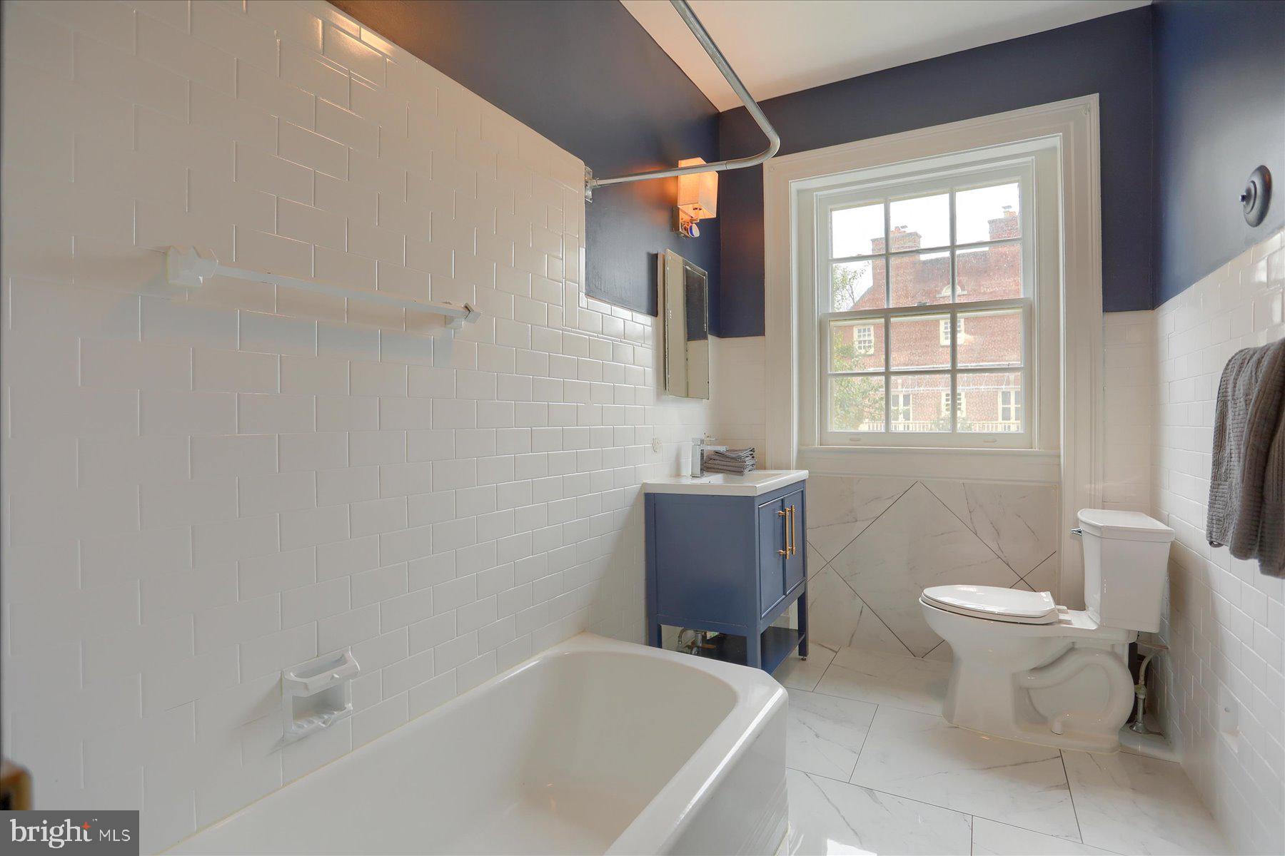 ROLAND PARK - Residential