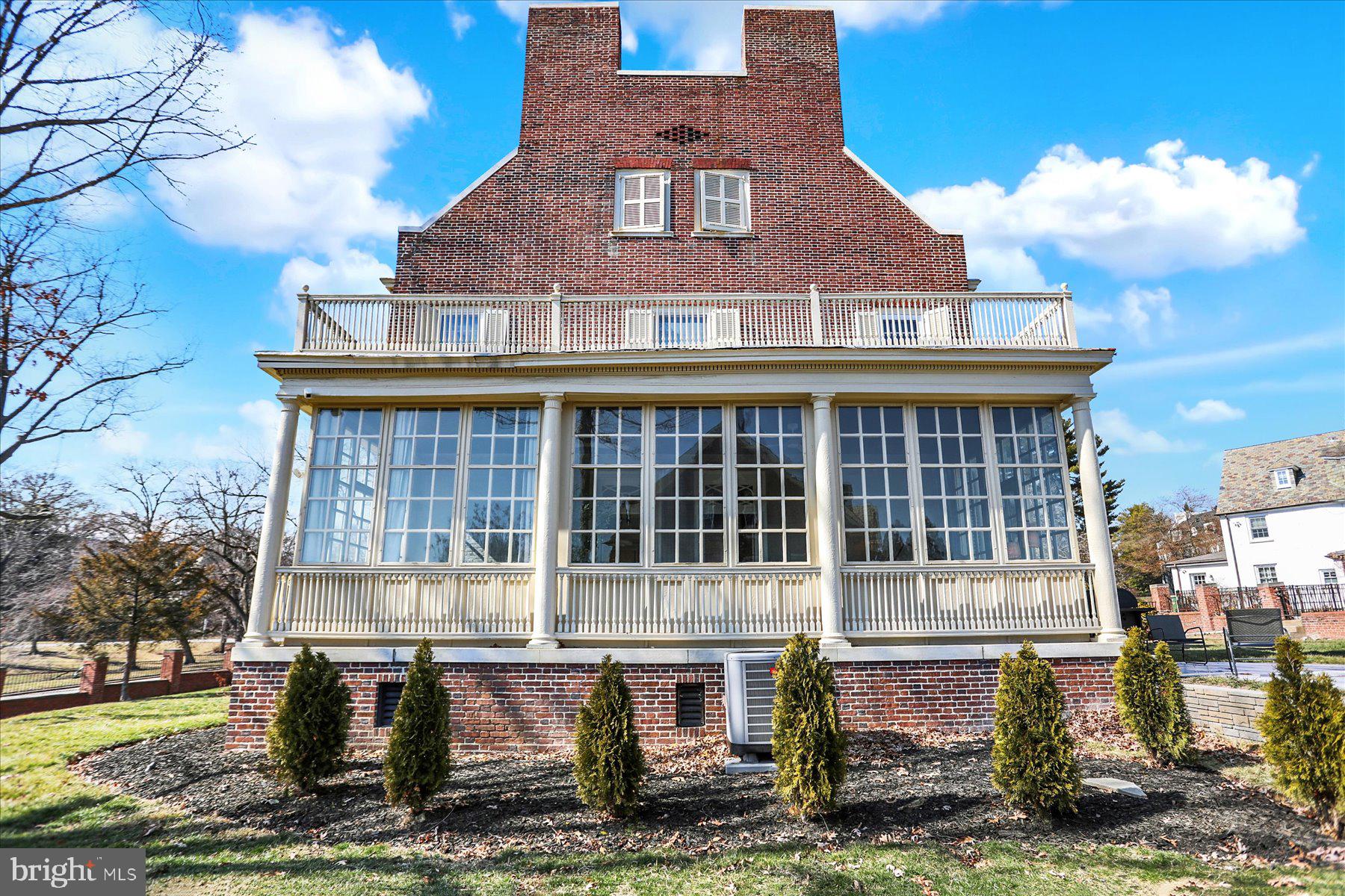 ROLAND PARK - Residential