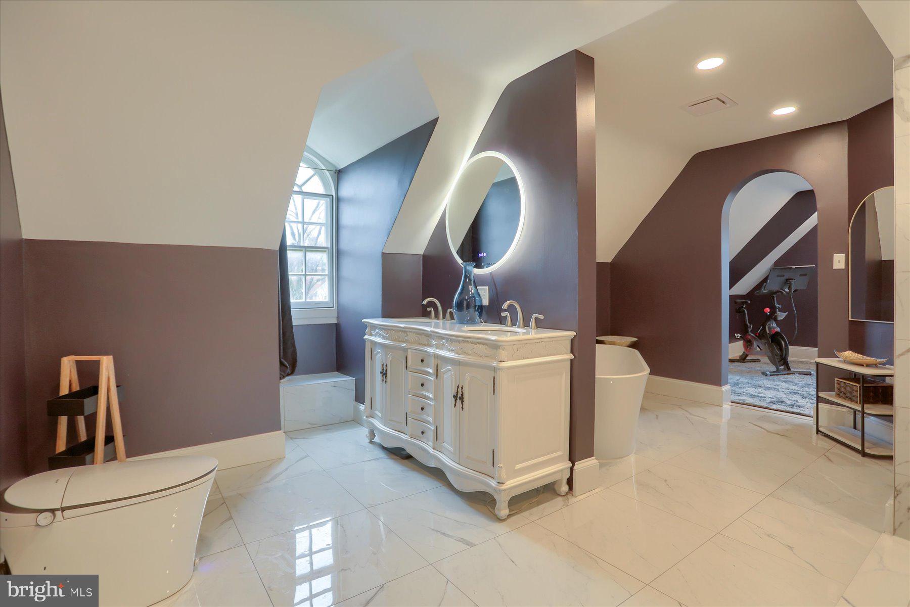 ROLAND PARK - Residential