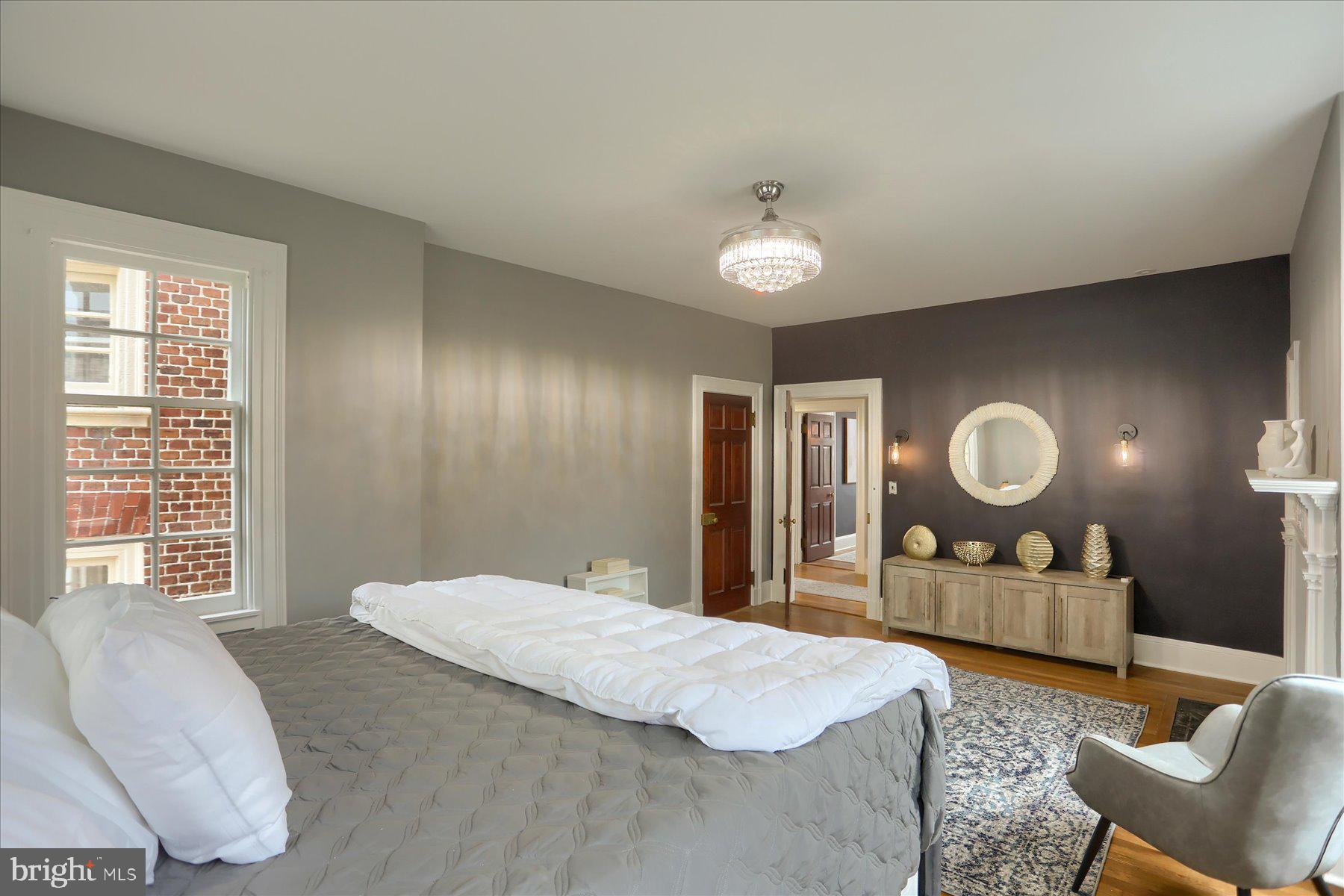 ROLAND PARK - Residential