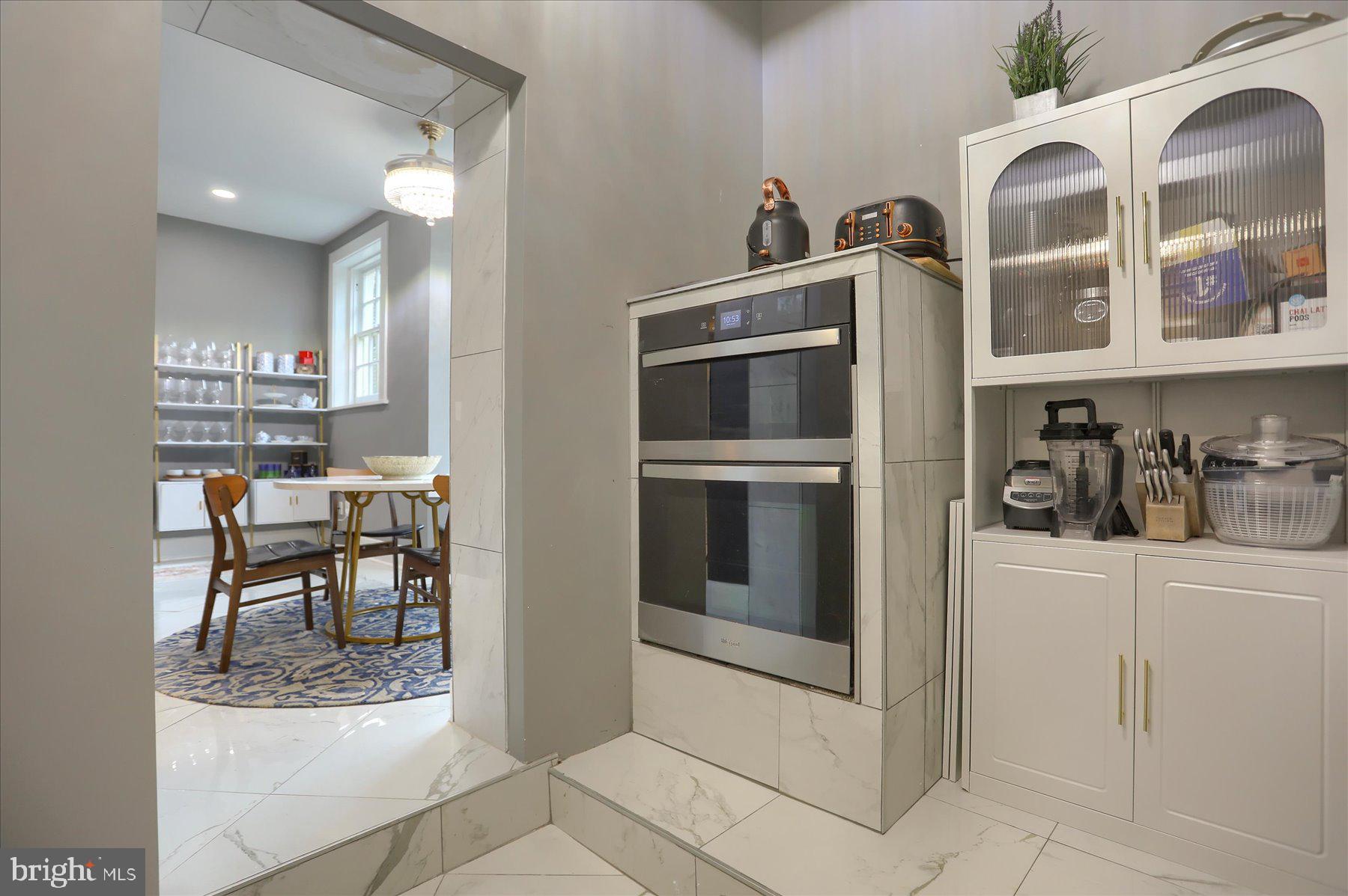 ROLAND PARK - Residential