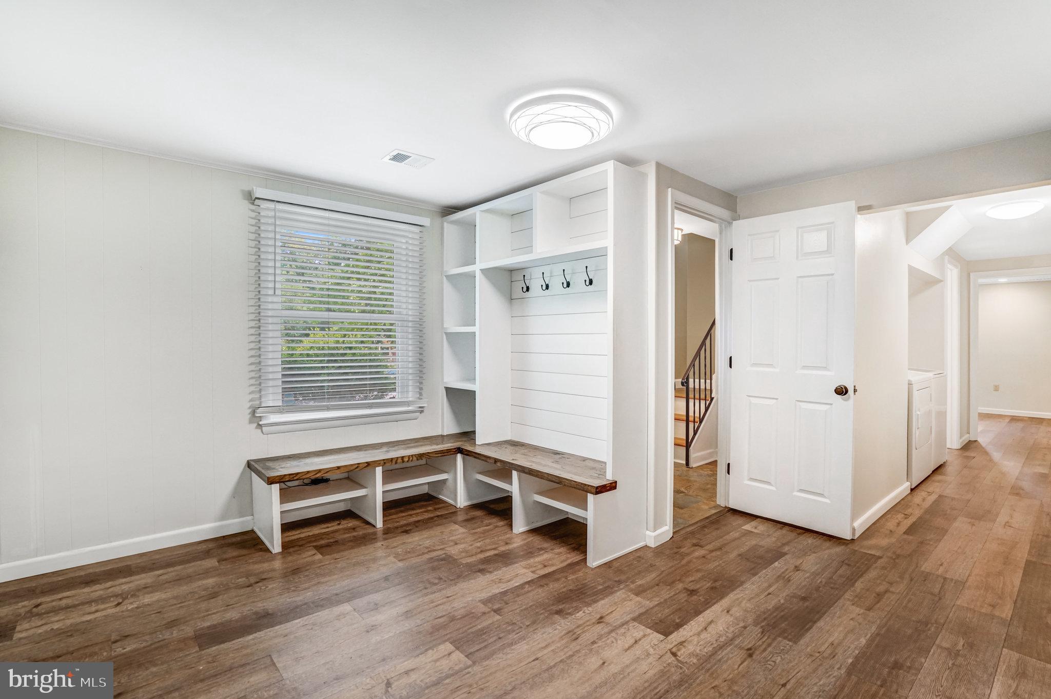 5608 LA VISTA DRIVE