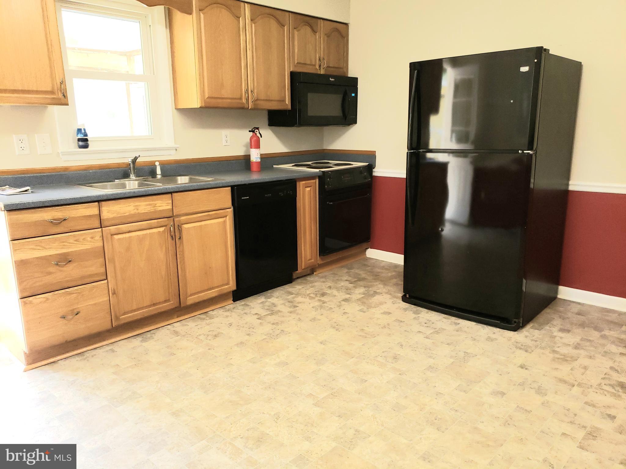 CALVERT MANOR - Residential Lease