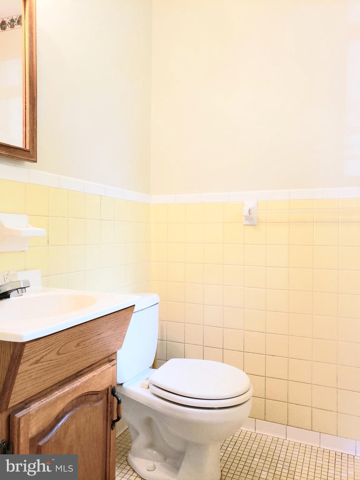 CALVERT MANOR - Residential Lease