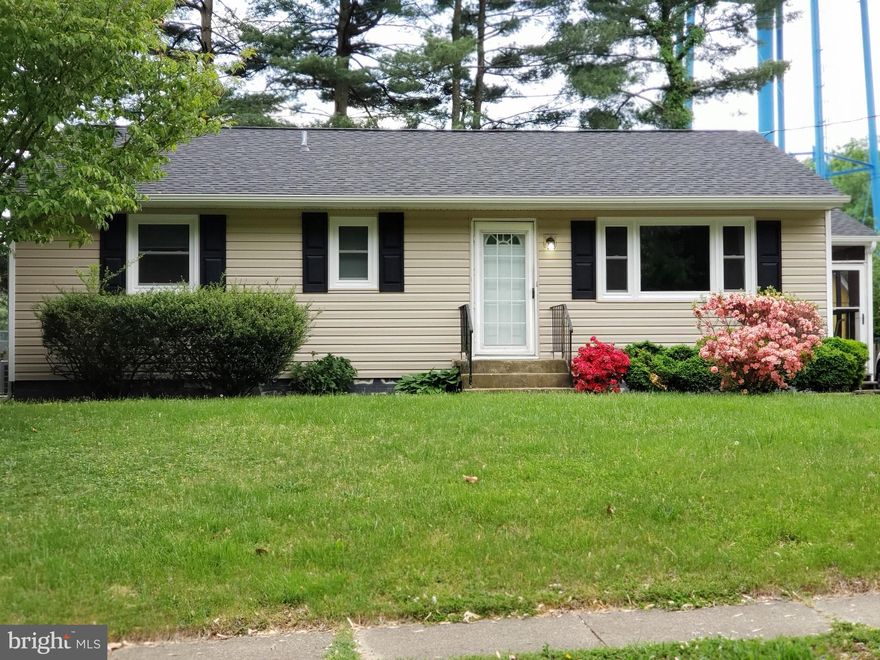 Charming 3 bedroom 1.5 bath home for rent in sought after downtown La Plata.  Fenced in back yard, great for entertaining. Oversized storage shed, screened in porch, you don't want to miss this opportunity. Walking distance to shopping, restaurants, parks and so much more.