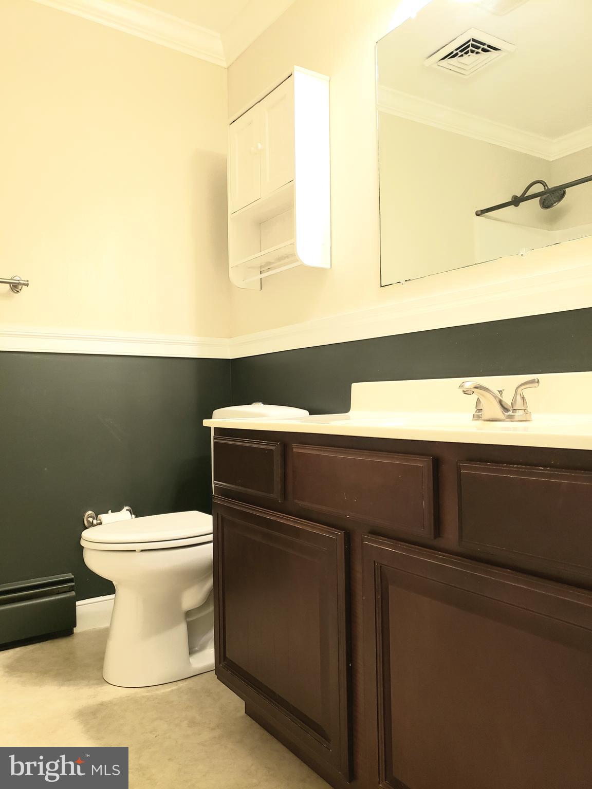 CALVERT MANOR - Residential Lease