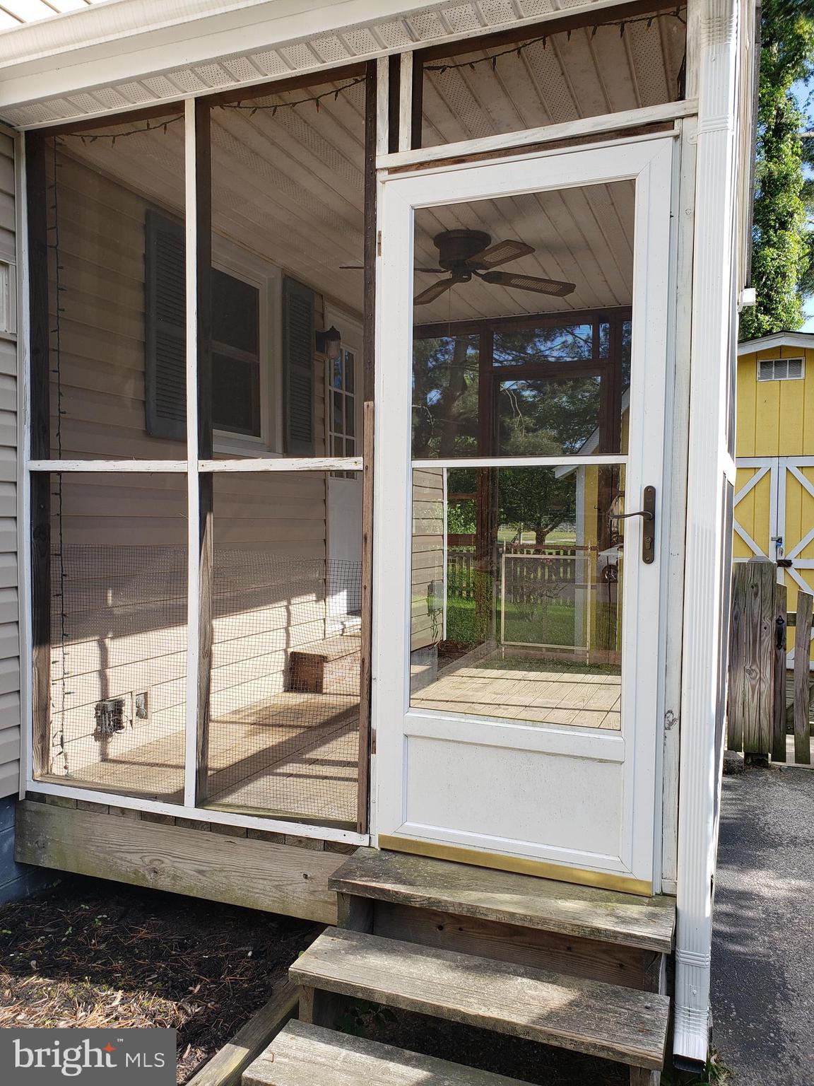 CALVERT MANOR - Residential Lease