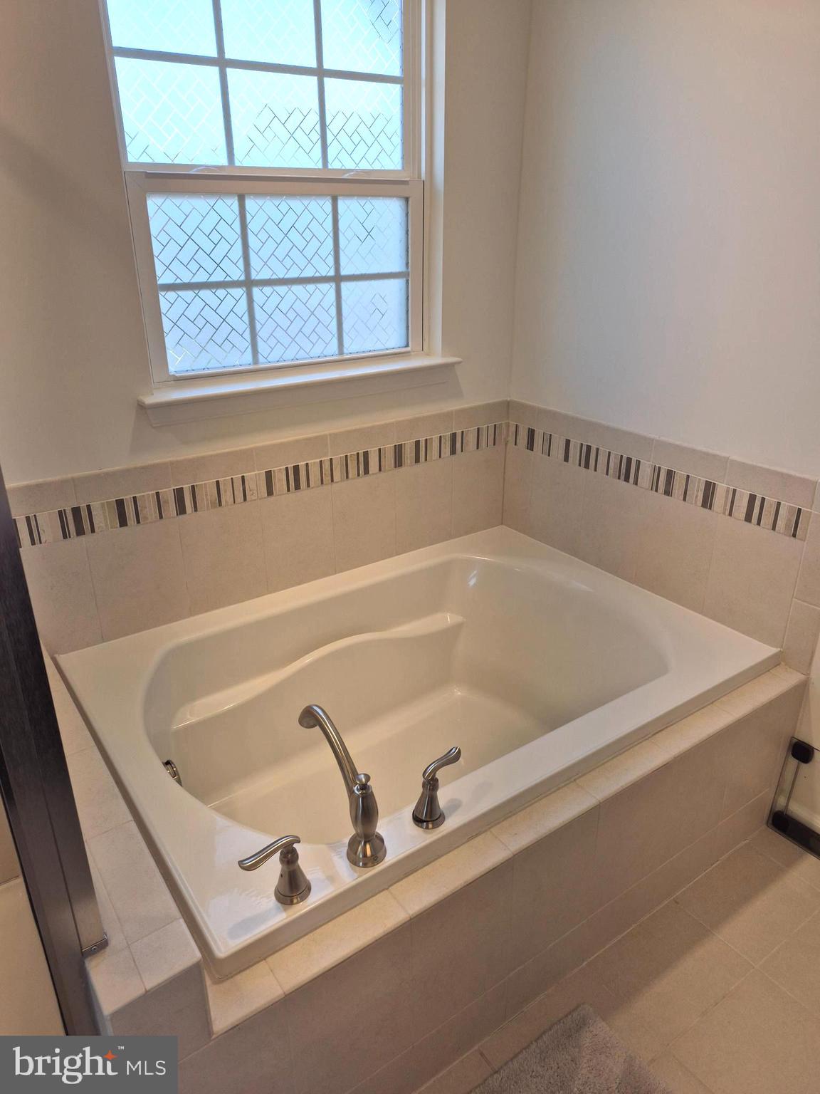 WESTCHESTER SQUARE - Residential Lease