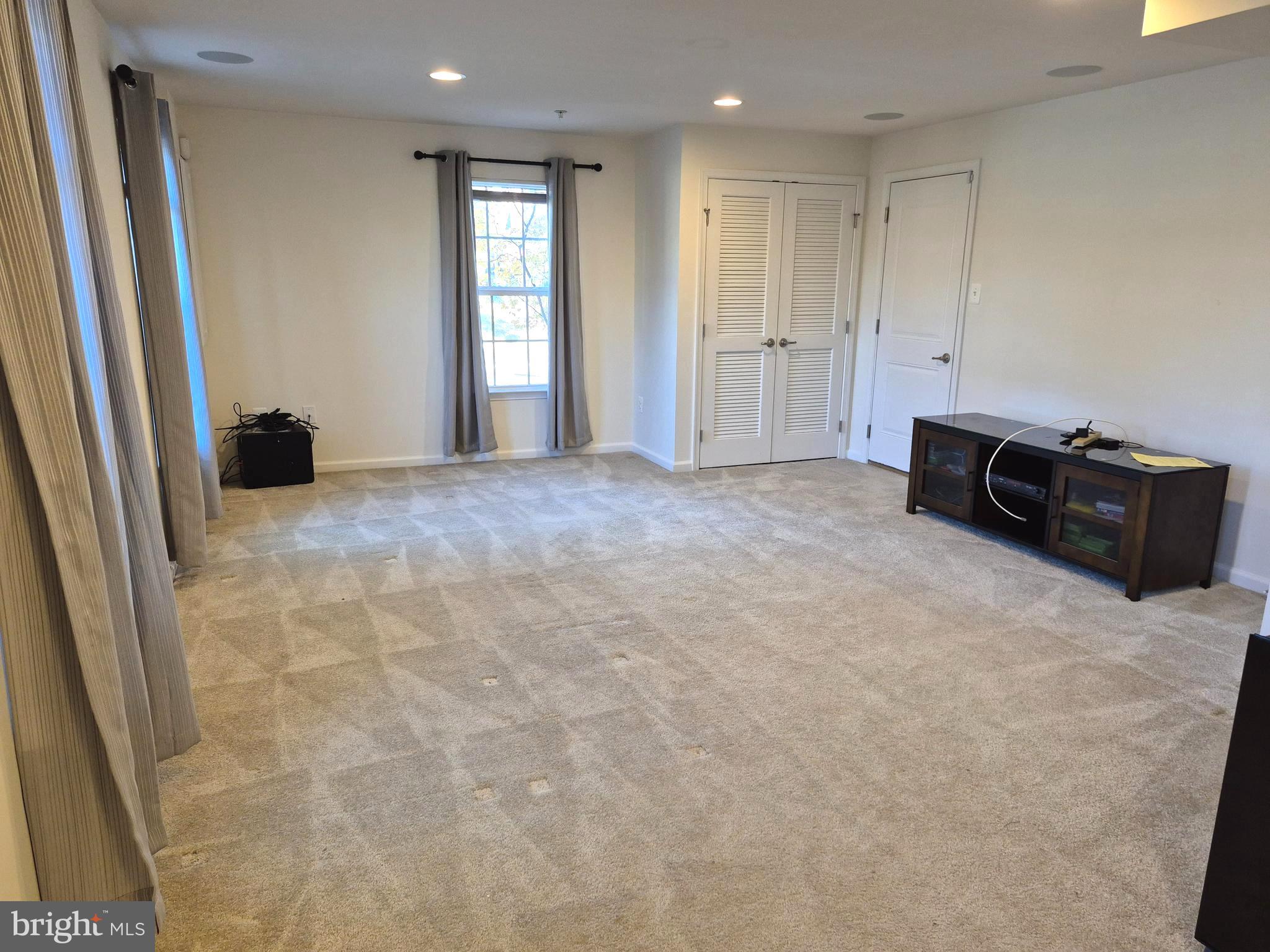 WESTCHESTER SQUARE - Residential Lease