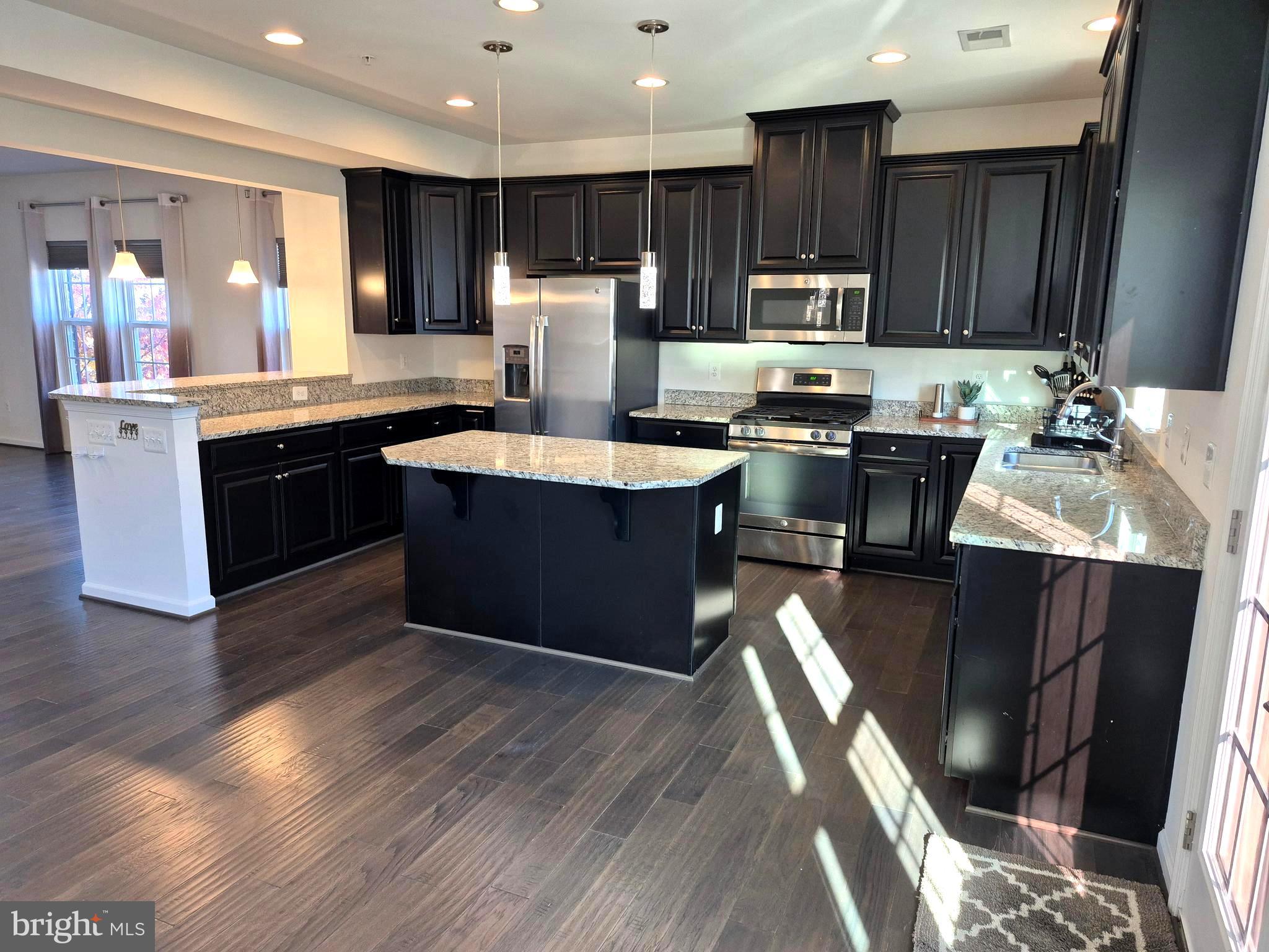 WESTCHESTER SQUARE - Residential Lease