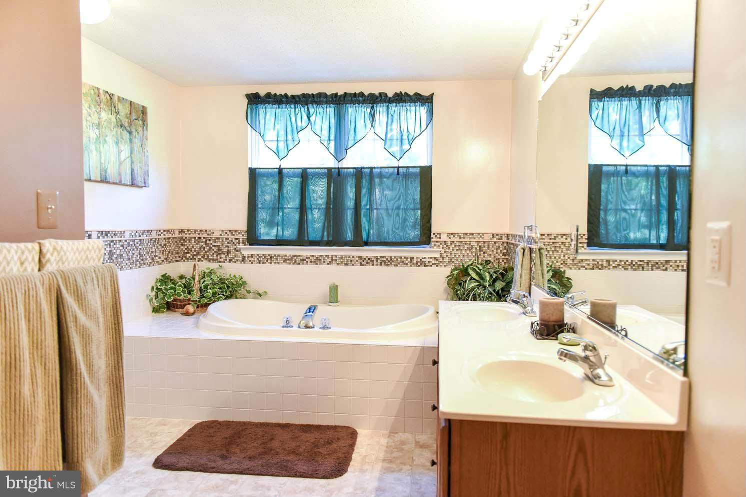 NEWTON MANOR - Residential