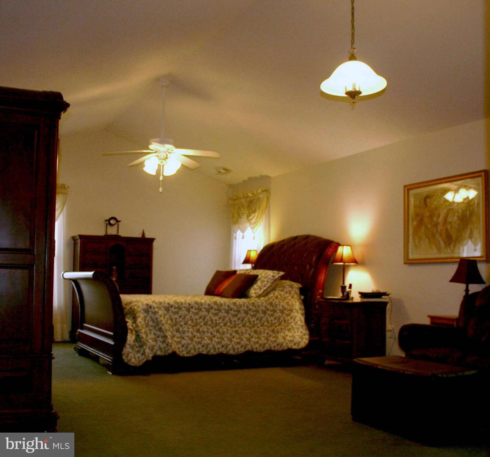 NEWTON MANOR - Residential