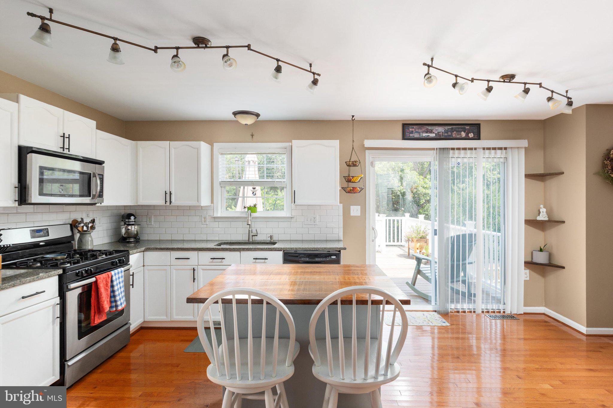 603 CRYSTAL LANE
