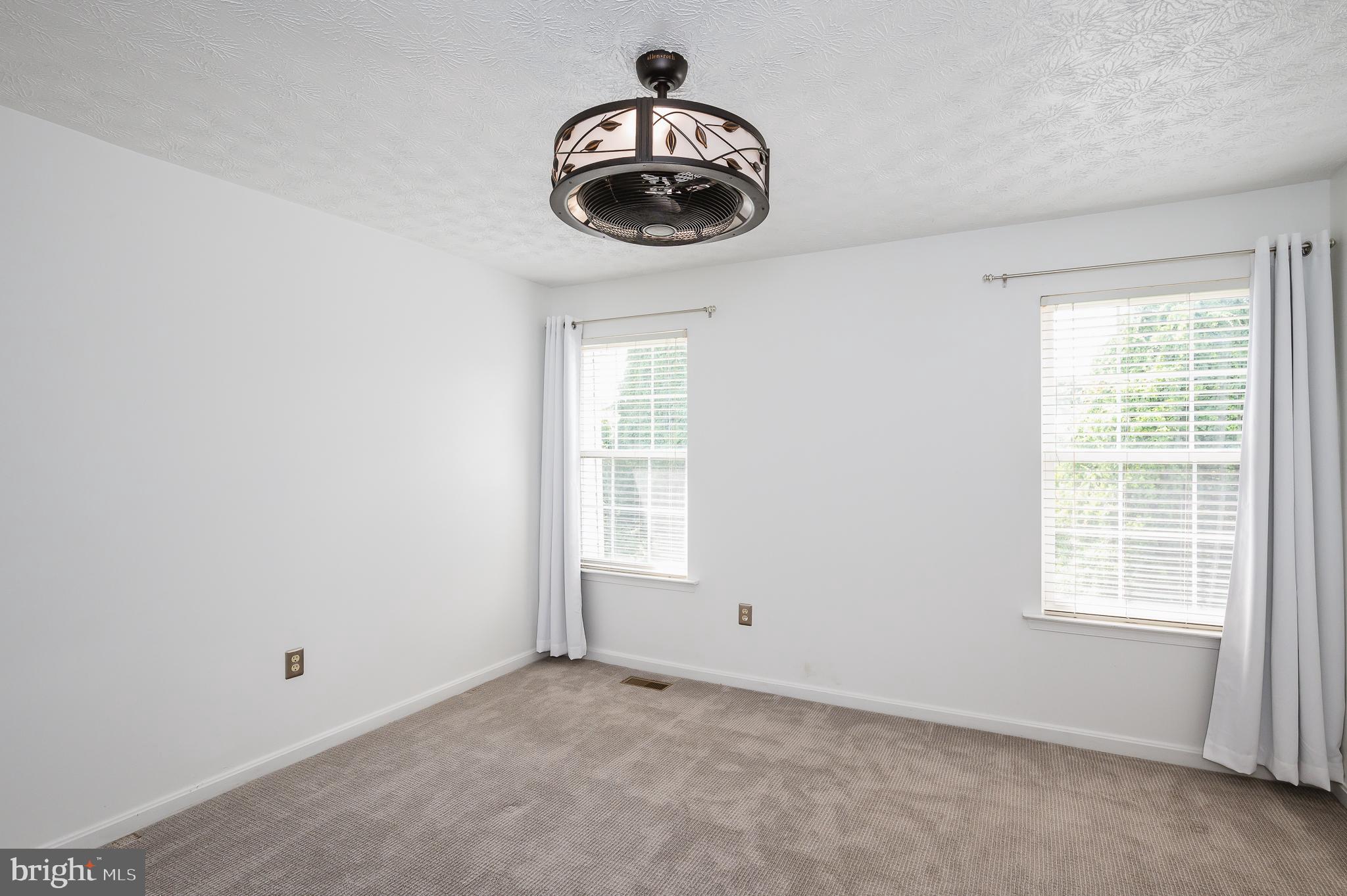 CONSTANT FRIENDSHIP - Residential Lease