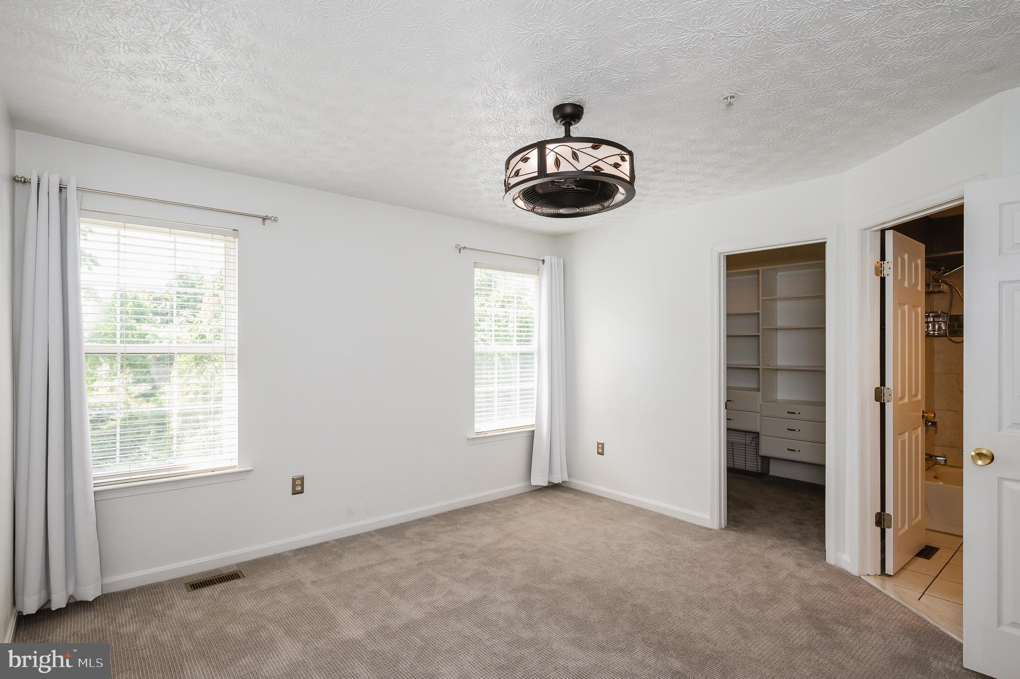 CONSTANT FRIENDSHIP - Residential Lease