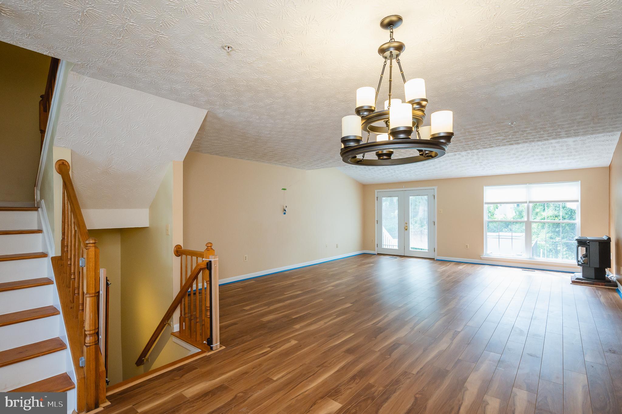 CONSTANT FRIENDSHIP - Residential Lease