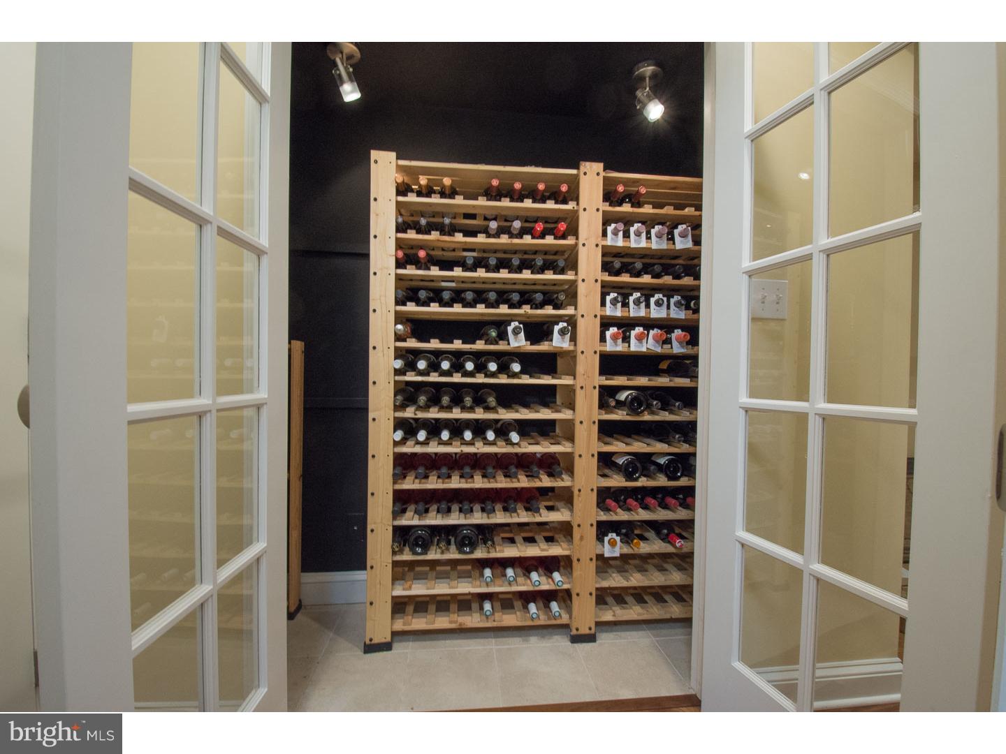 WASHINGTON SQ - Residential