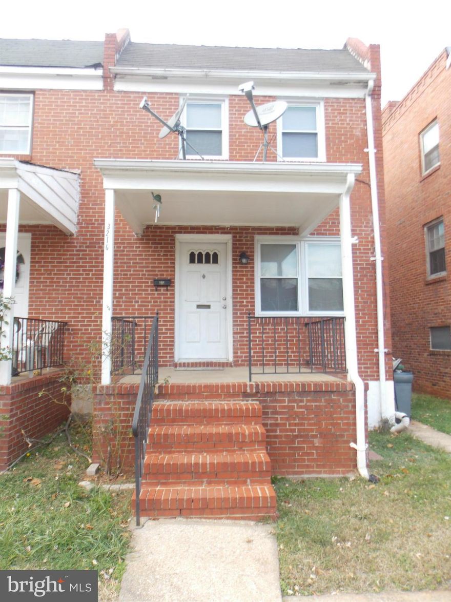Very motivated seller!! Bring all reasonable offers! Very solid home. 3 BR, 2 FB, end unit row home. Home has hard wood floors, spacious kitchen, fully finished basement, forced air heat, natural gas. Home is dated but waiting on you and your vision! Home would be great for a home buyer looking for there first home or investor.