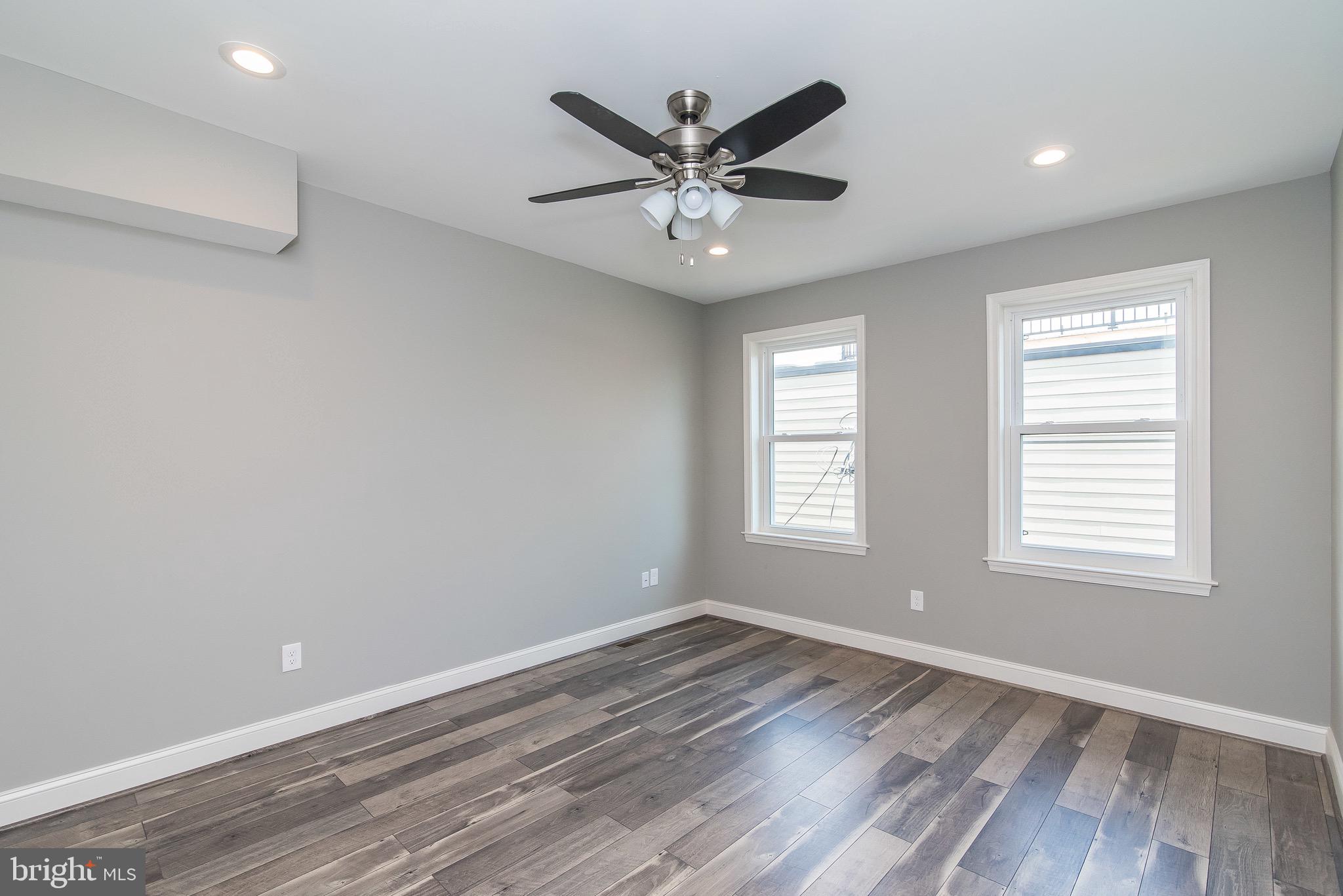 RIVERSIDE - Residential Lease