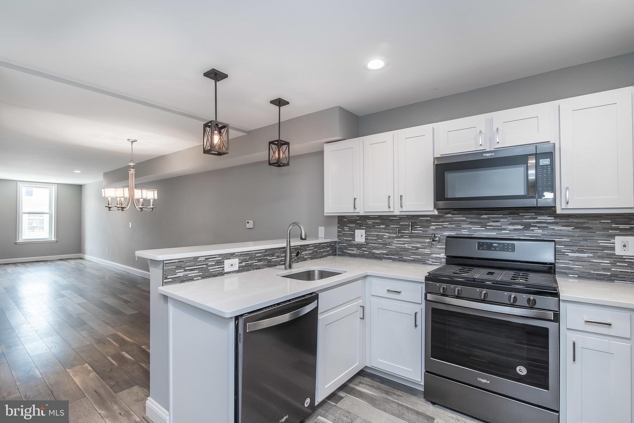 RIVERSIDE - Residential Lease