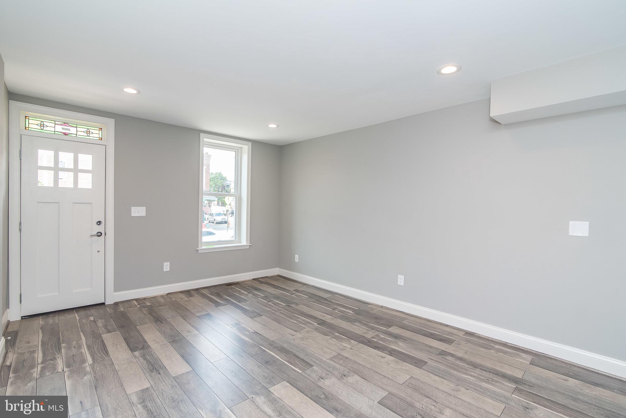 RIVERSIDE - Residential Lease