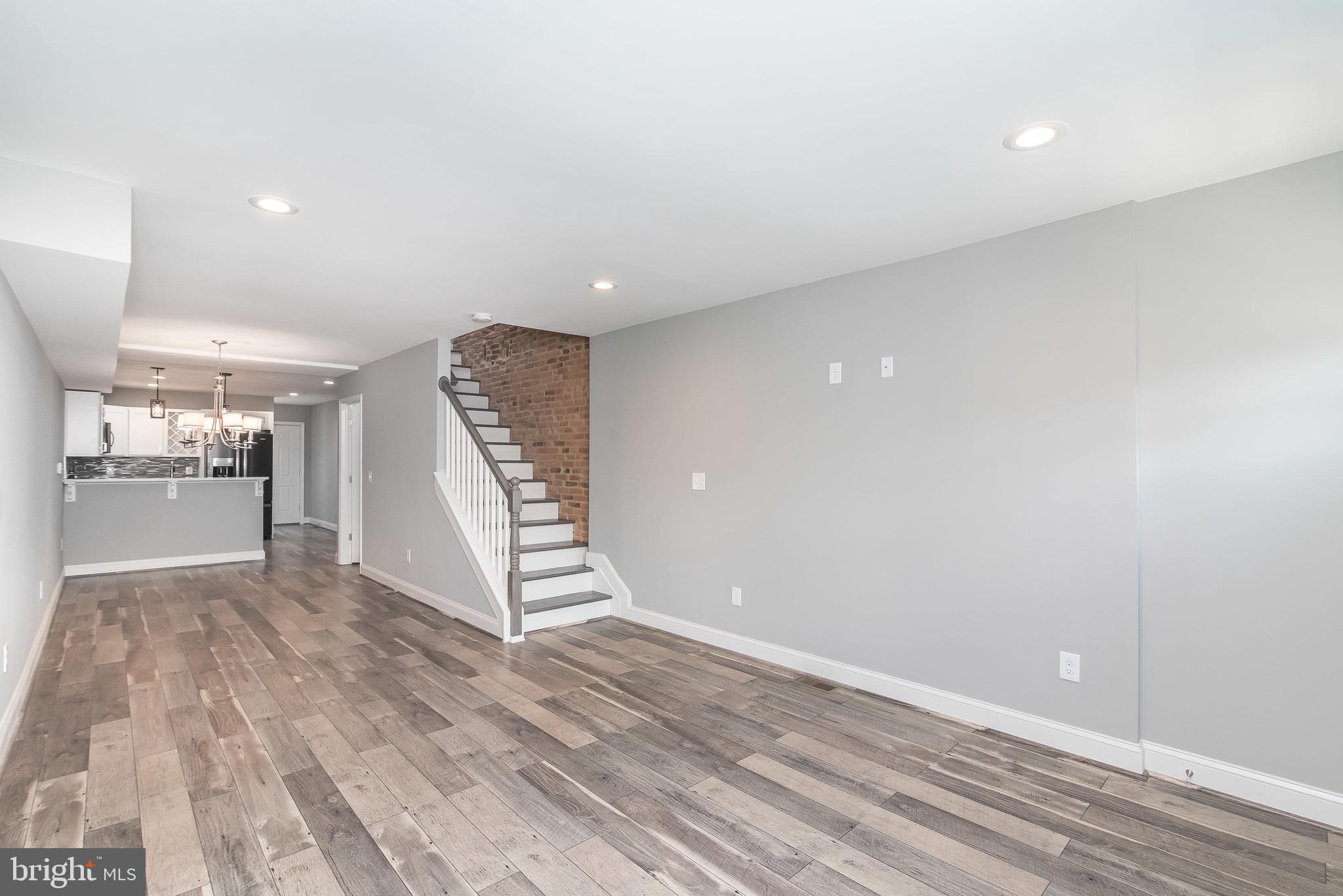 RIVERSIDE - Residential Lease